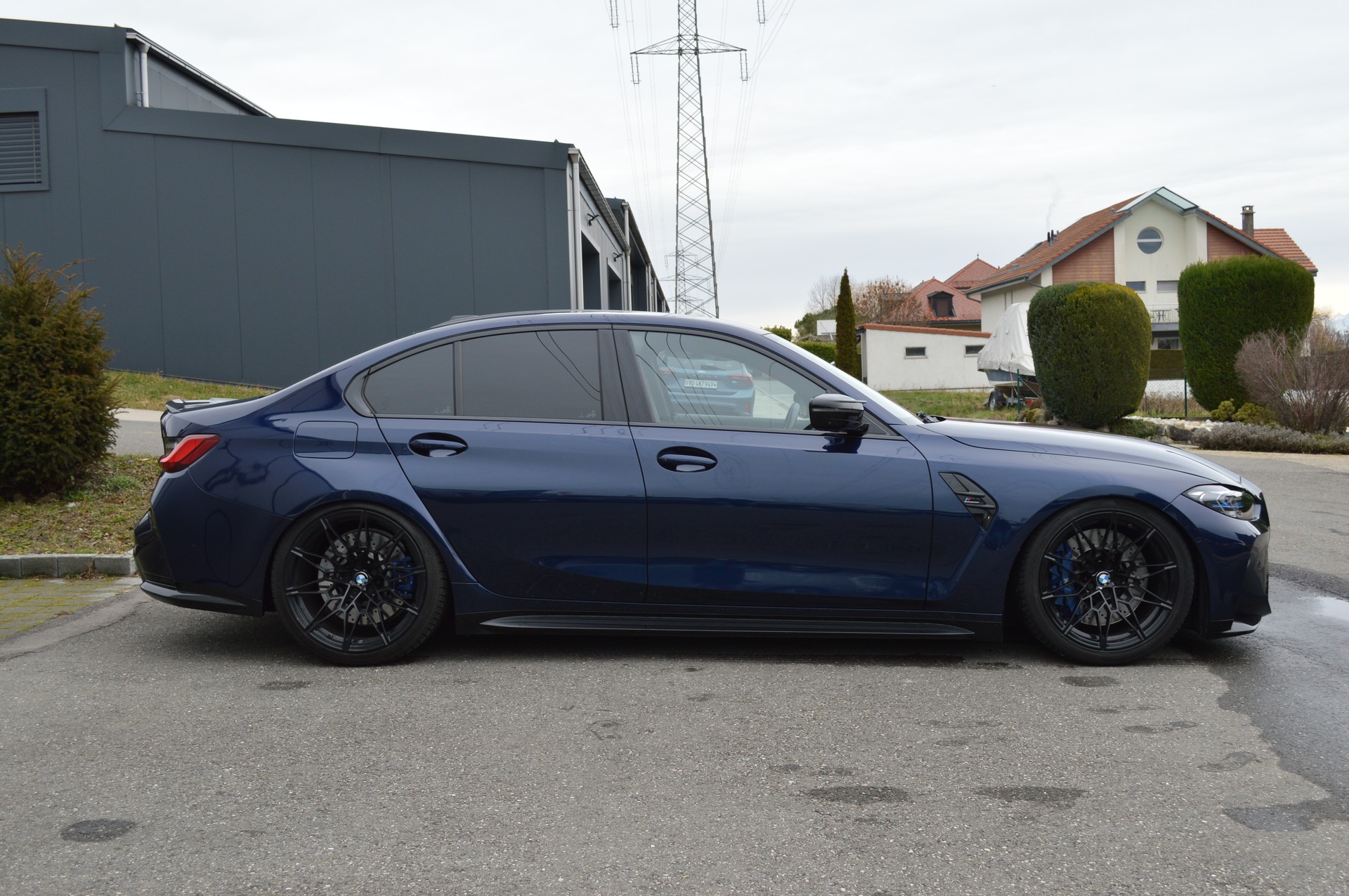 BMW M3 Competition-showroom-element-3