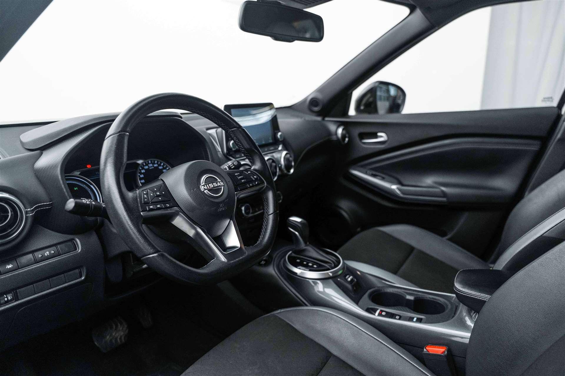 NISSAN Juke 1.6 FHEV Hybrid N-Connecta Automat-image-7