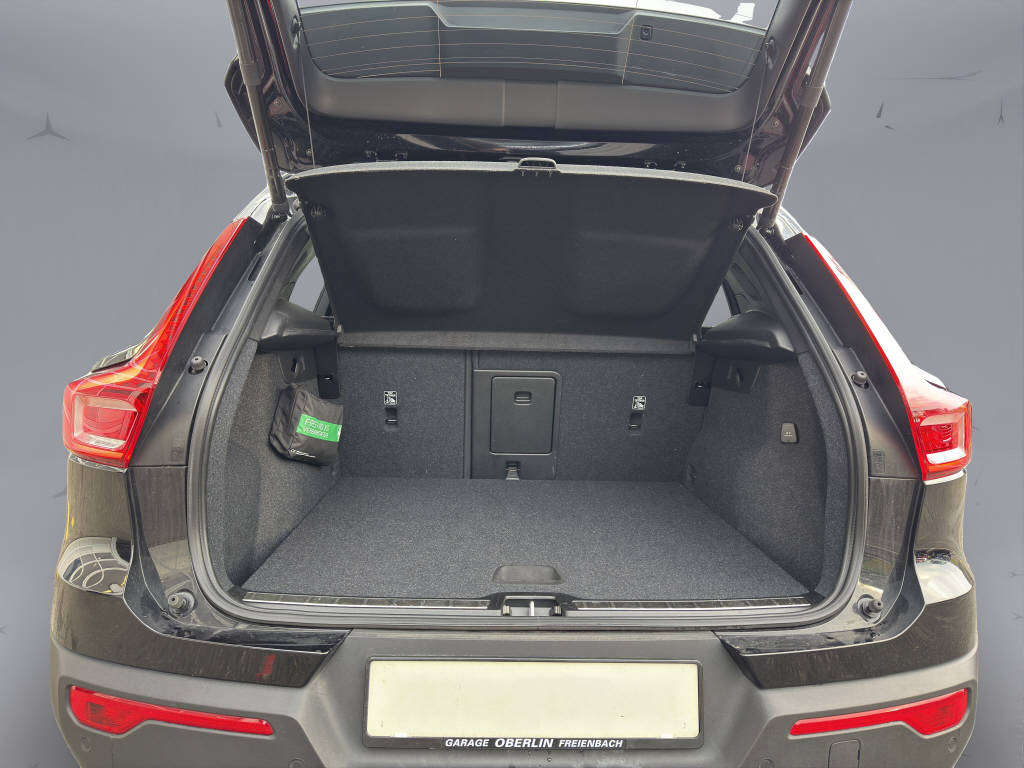 VOLVO XC40 1.5 T4 PiH Plus Bright-image-9