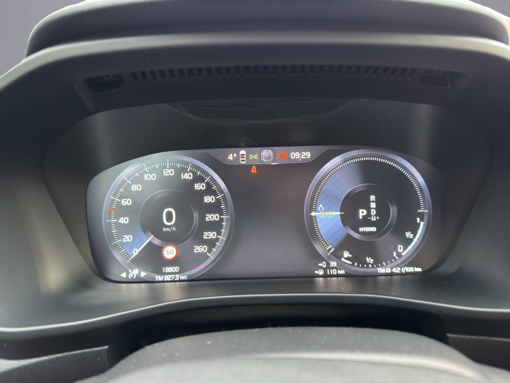 VOLVO XC40 1.5 T4 PiH Plus Bright-image-10