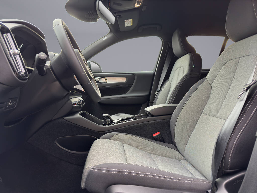 VOLVO XC40 1.5 T4 PiH Plus Bright-image-14