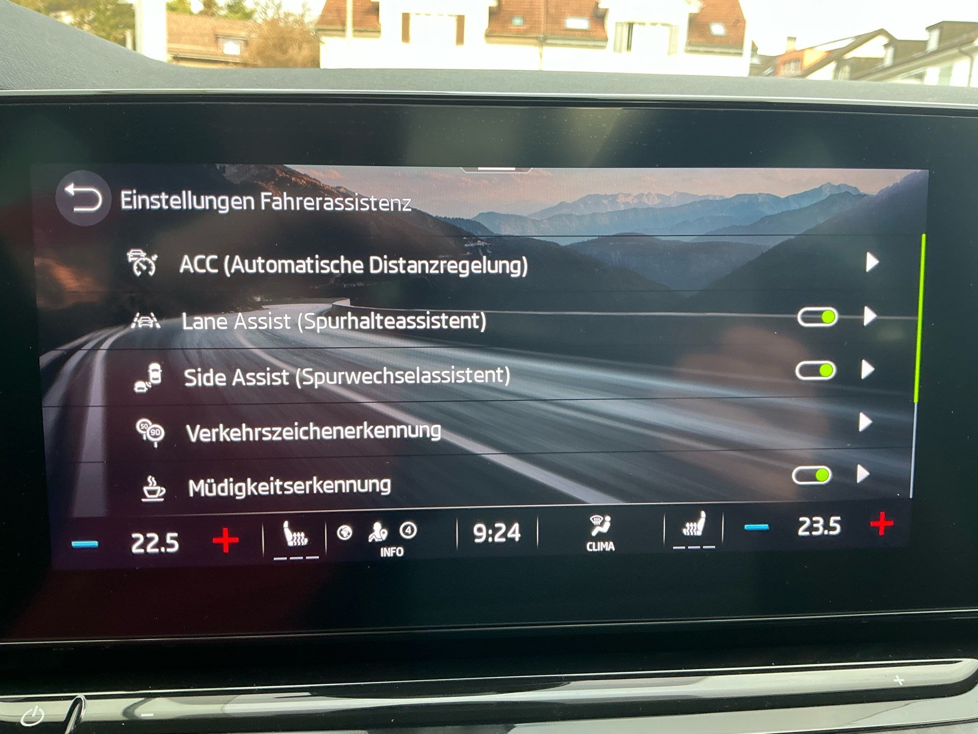 SKODA Octavia Combi RS 4x4 *** TOPAUSSTATTUNG ***-image-19