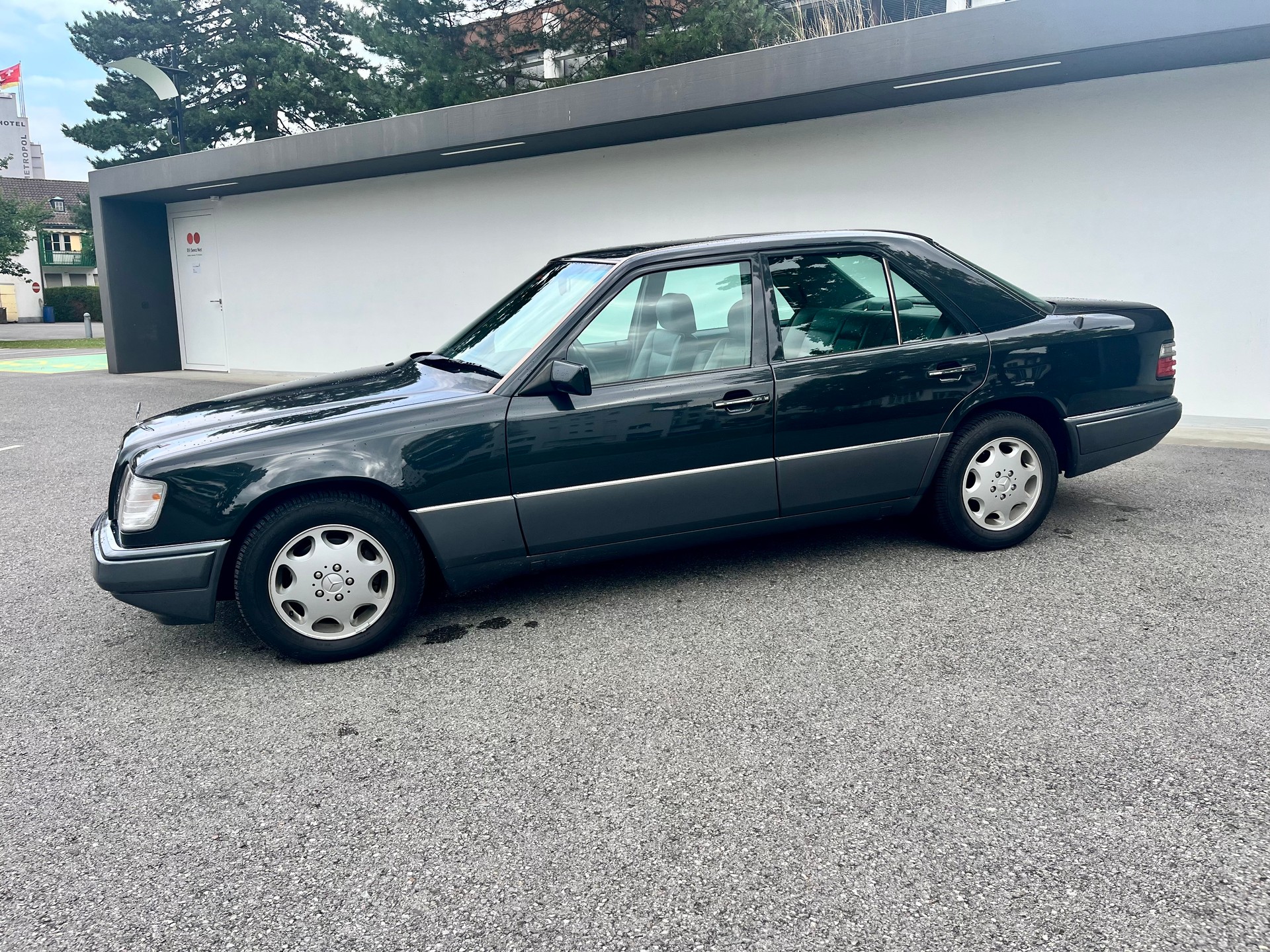 MERCEDES-BENZ E 280 Business Automatic-image-4