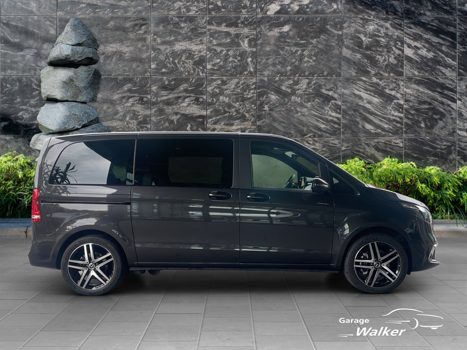 MERCEDES-BENZ V 300 d Avantgarde kompakt 4Matic 9G-Tronic-image-6