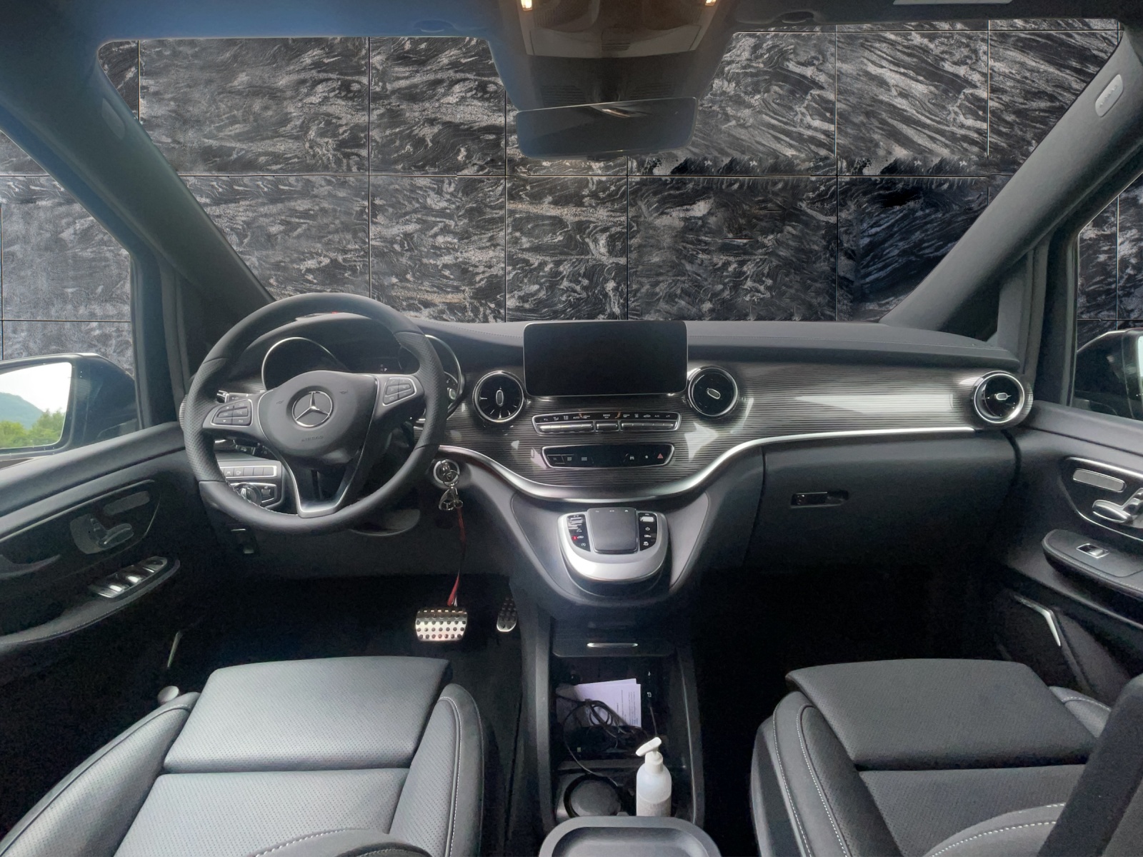 MERCEDES-BENZ V 300 d Avantgarde kompakt 4Matic 9G-Tronic-image-10