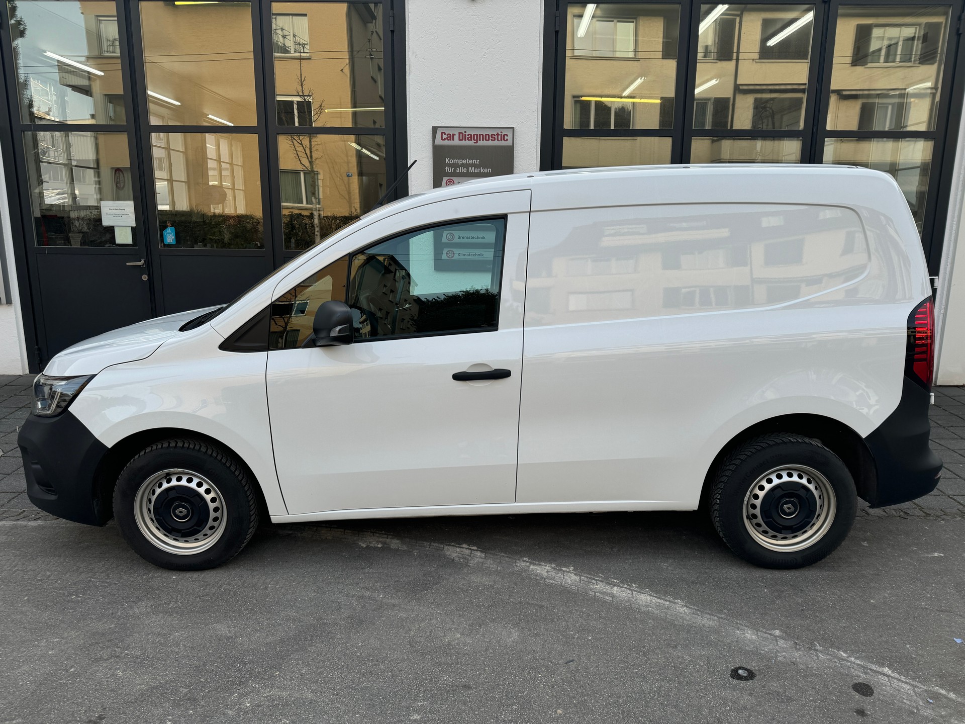 RENAULT Kangoo Van 1.3TCe Standard 130 PF Extra-showroom-element-3