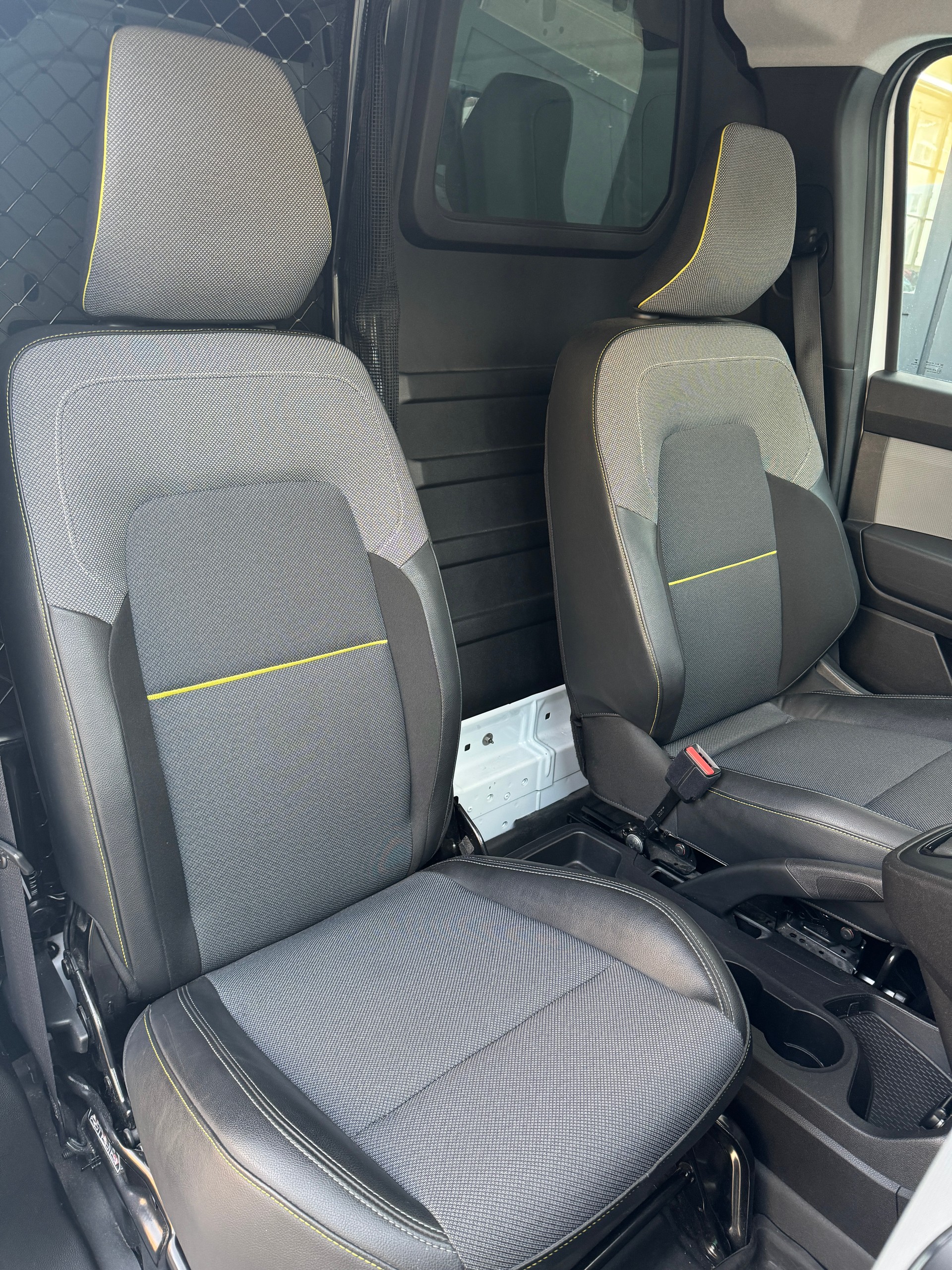 RENAULT Kangoo Van 1.3TCe Standard 130 PF Extra-image-12