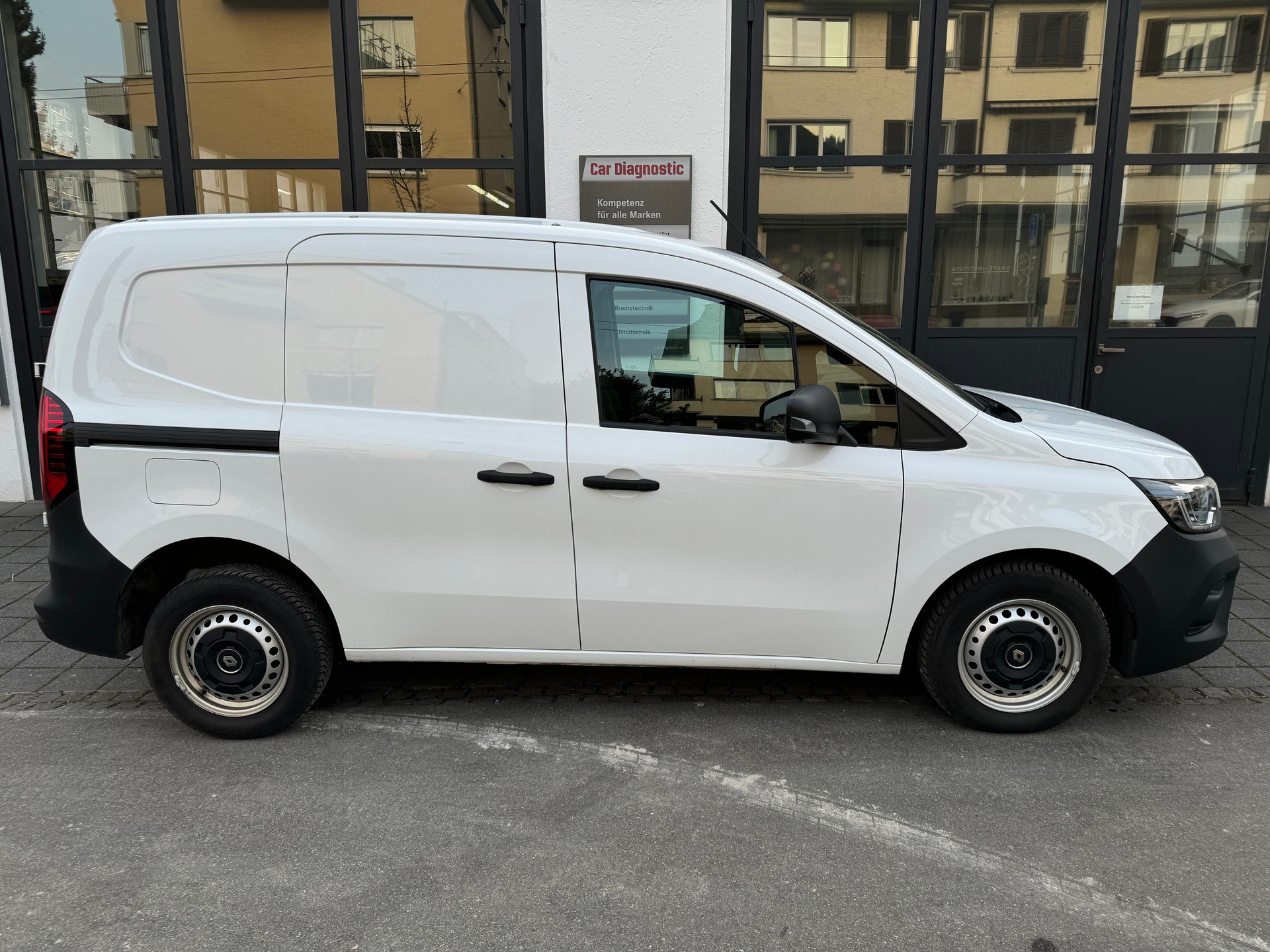 RENAULT Kangoo Van 1.3TCe Standard 130 PF Extra-image-4