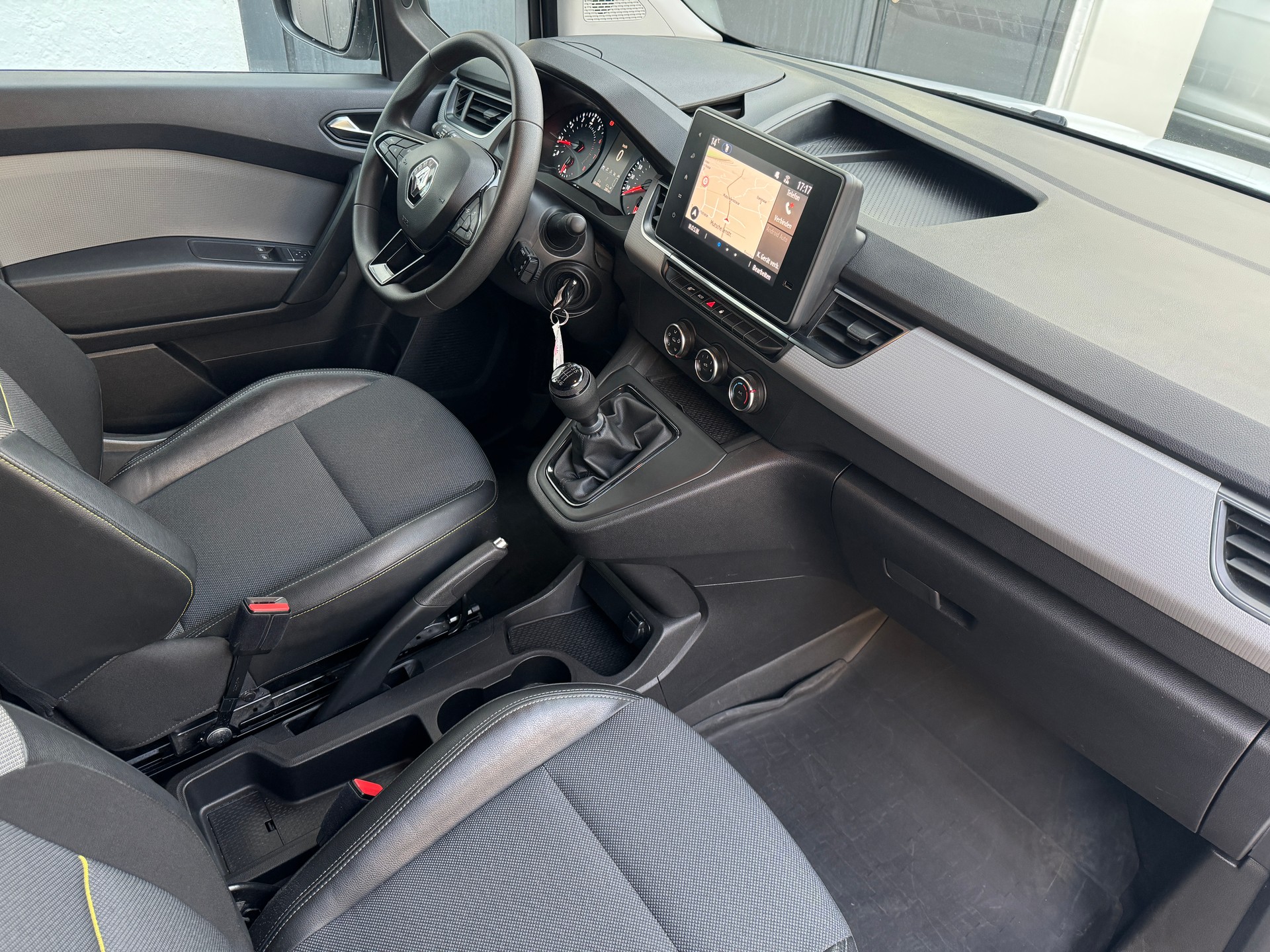 RENAULT Kangoo Van 1.3TCe Standard 130 PF Extra-image-9
