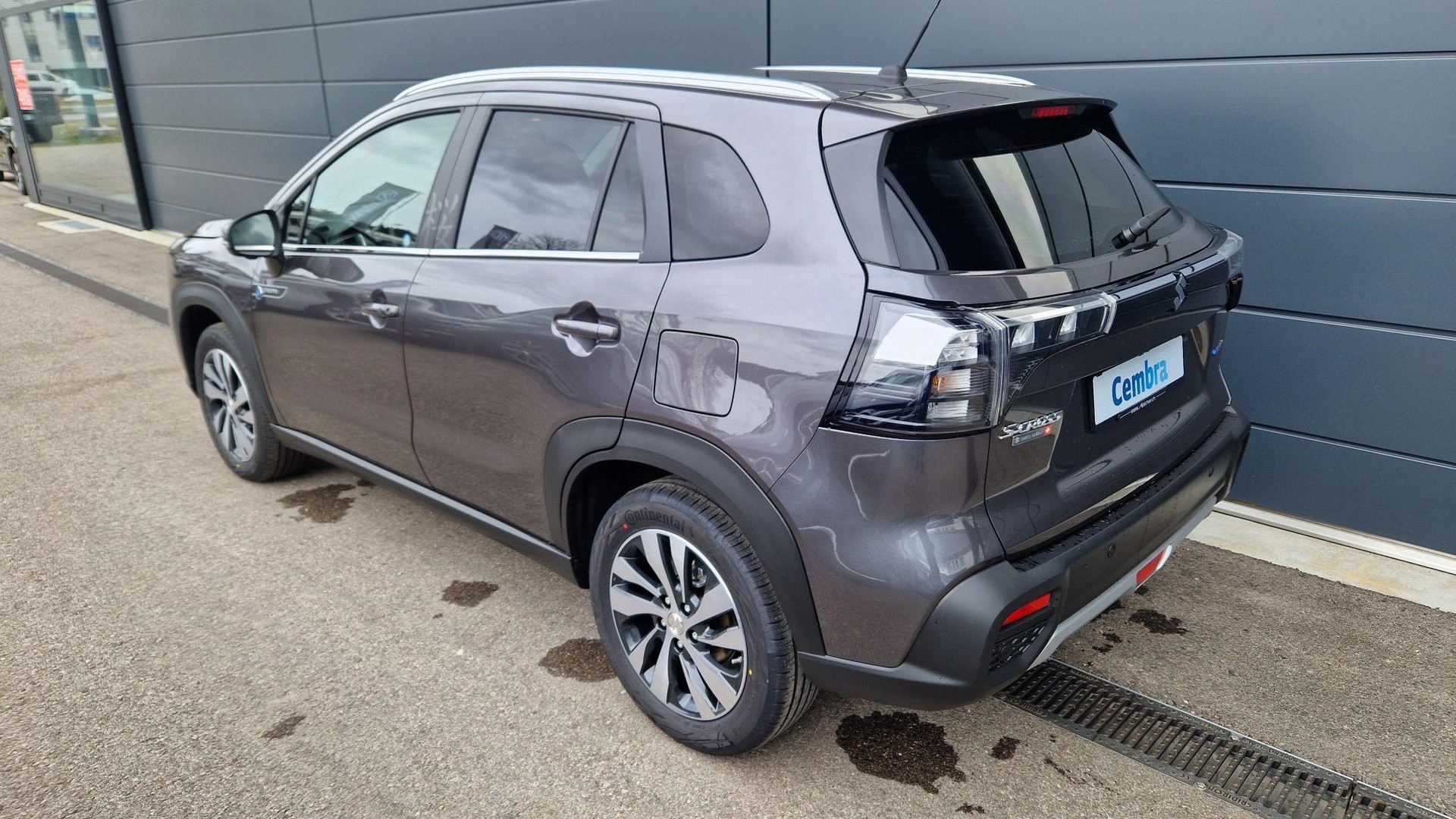 SUZUKI S-Cross 1.4 T Sakura Top Hybrid 4x4-image-2