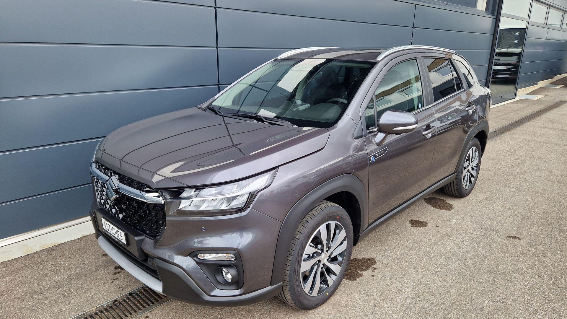 SUZUKI S-Cross 1.4 T Sakura Top Hybrid 4x4-image-0