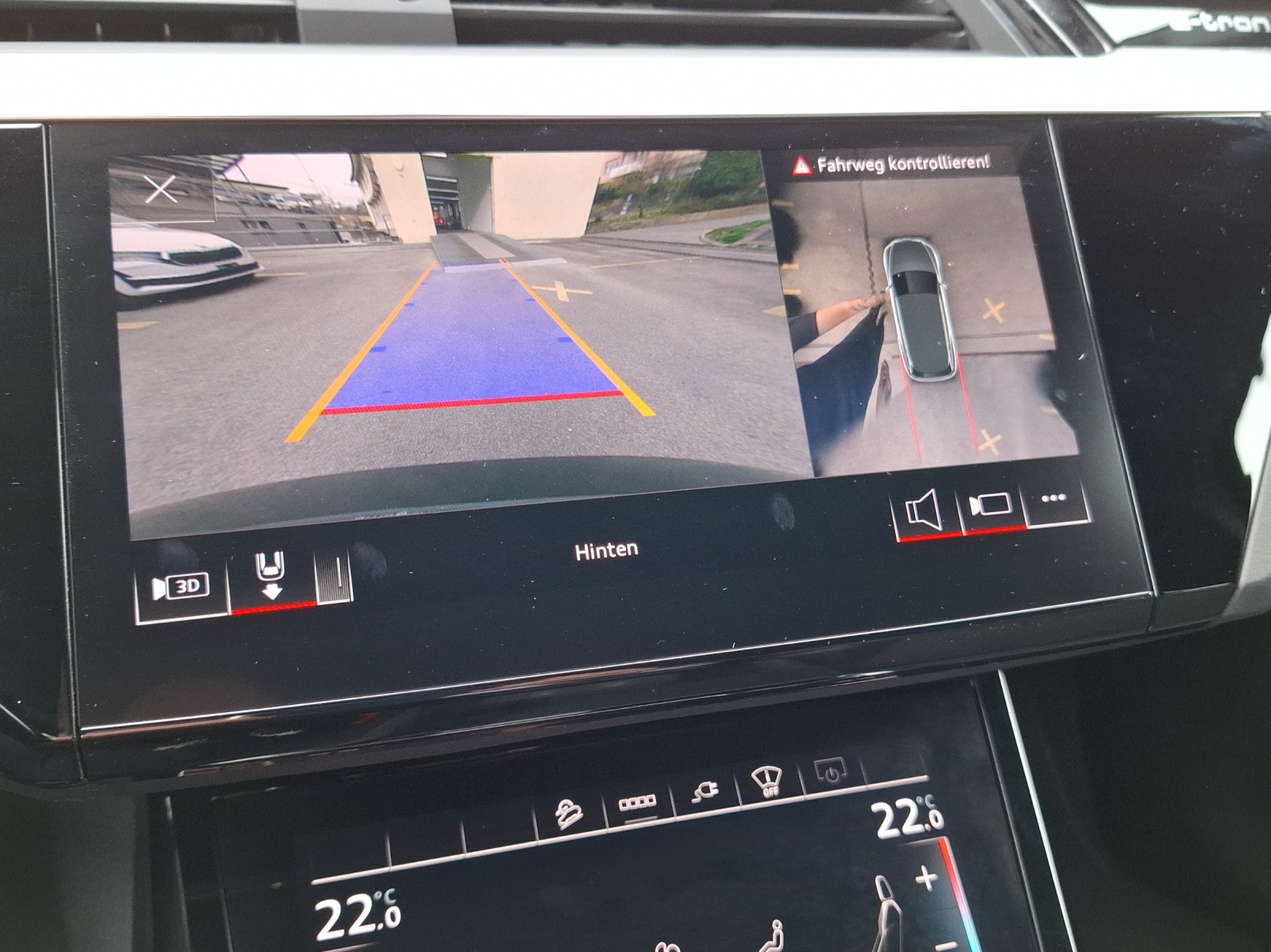AUDI e-tron 55 S Line Black Edition quattro-image-14