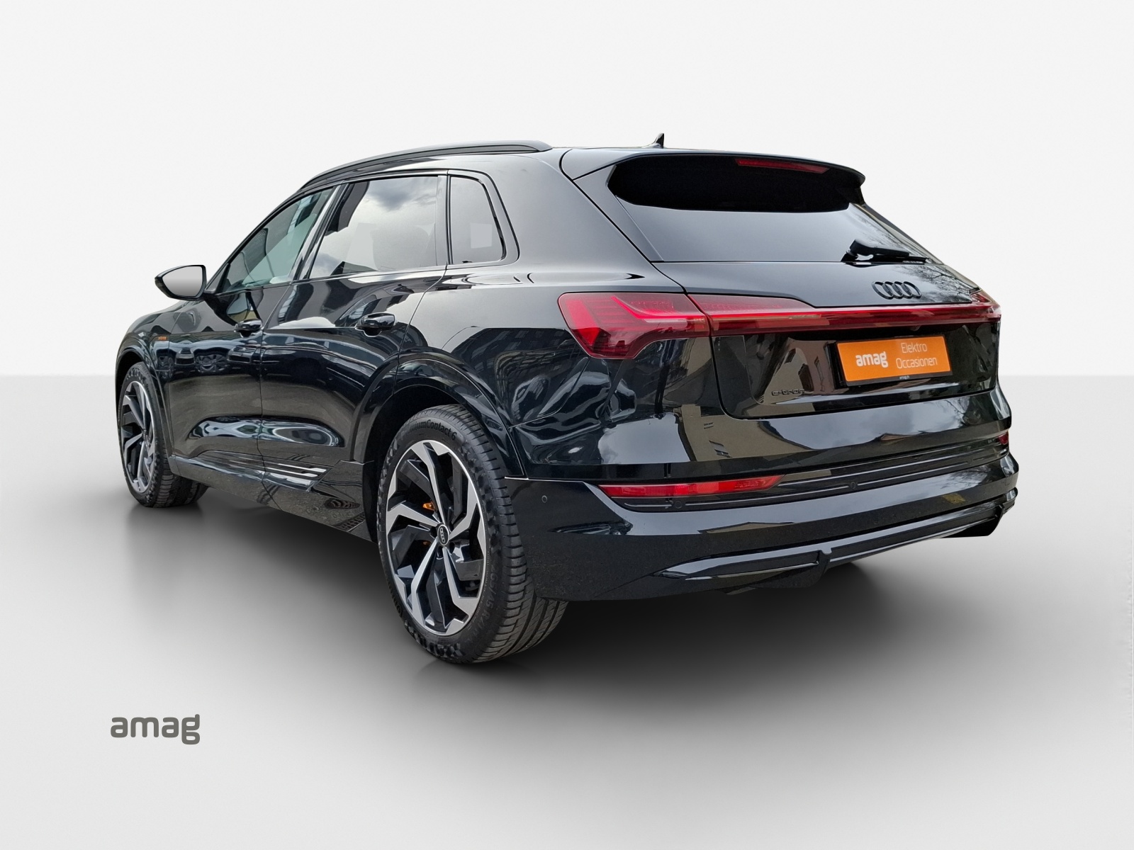AUDI e-tron 55 S Line Black Edition quattro-image-2
