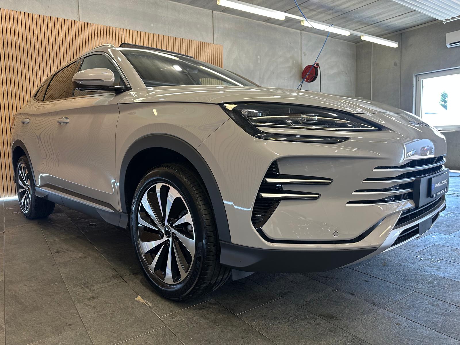 BYD Seal U DM-i Design AWD *Nardo Grey*-image-20