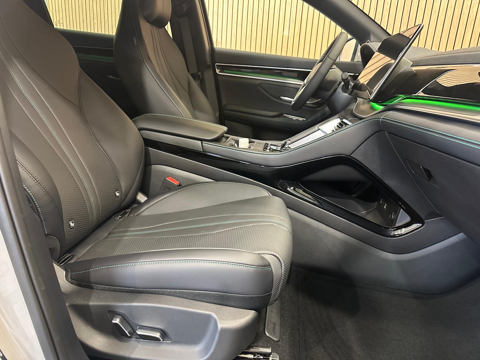 BYD Seal U DM-i Design AWD *Nardo Grey*-image-22