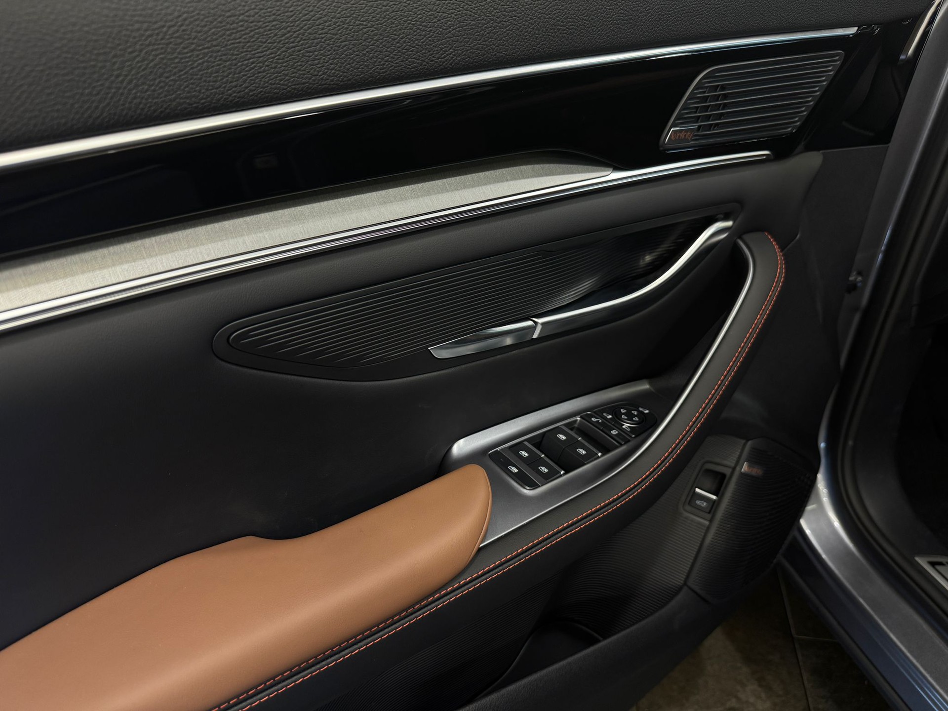 BYD Seal U DM-i Design AWD-image-8