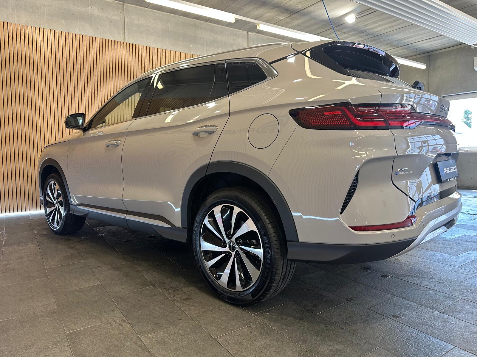 BYD Seal U DM-i Design AWD *Nardo Grey*-image-6