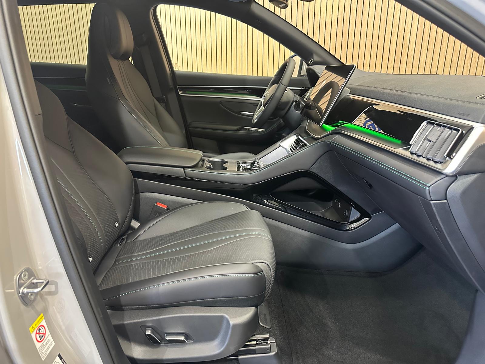 BYD Seal U DM-i Design AWD *Nardo Grey*-image-8