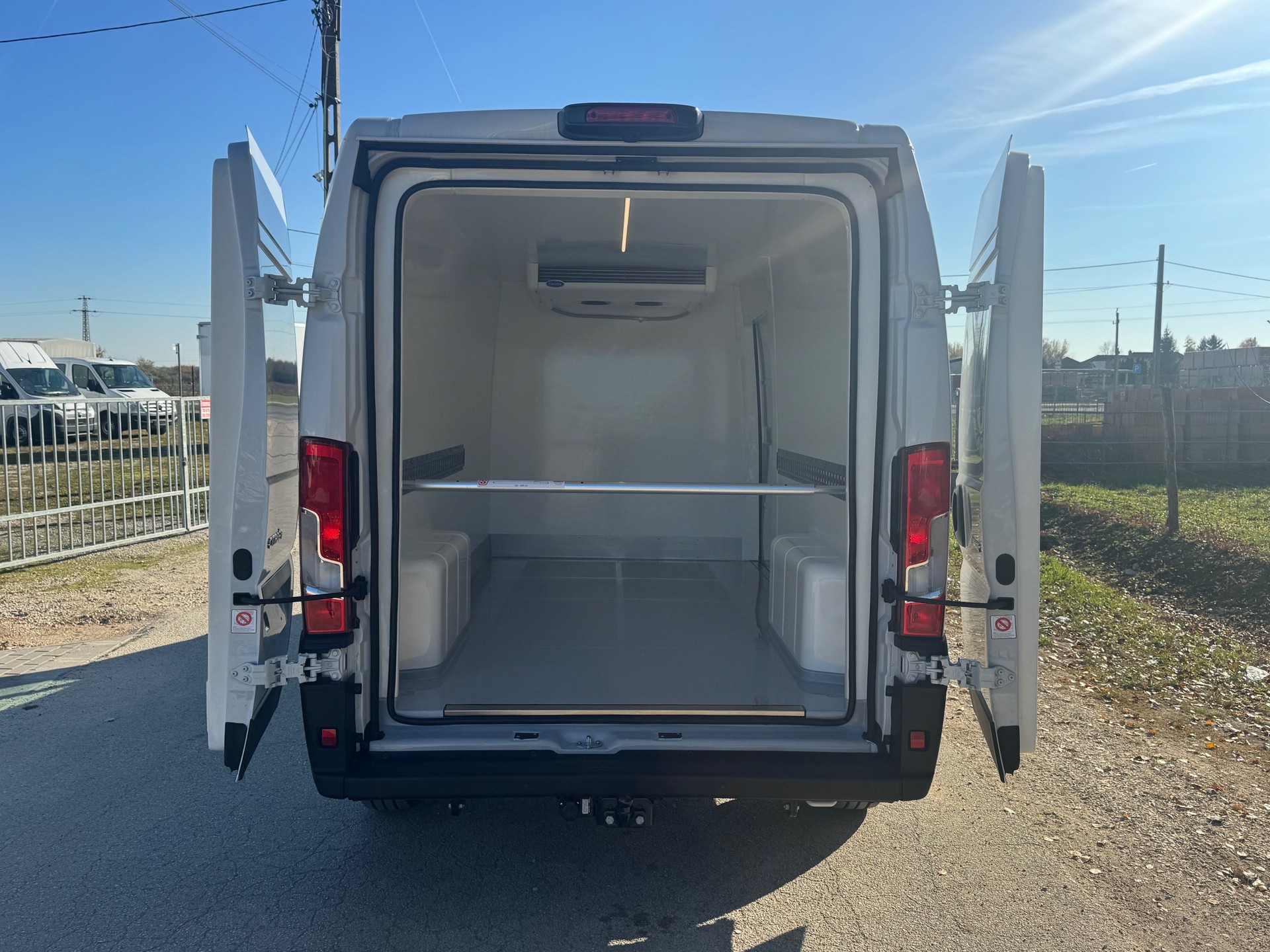 CITROEN L3H2 Automat 180Ps mit Carrier 350 TK-Kühlausbau und Anhängerkupplung u.s.w-image-4
