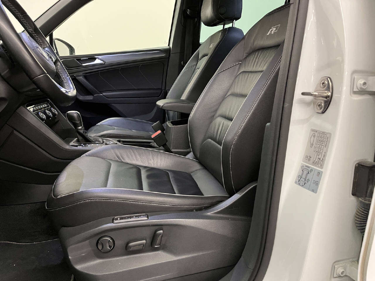 VW Tiguan 2.0 TDI SCR Highline DSG-image-14