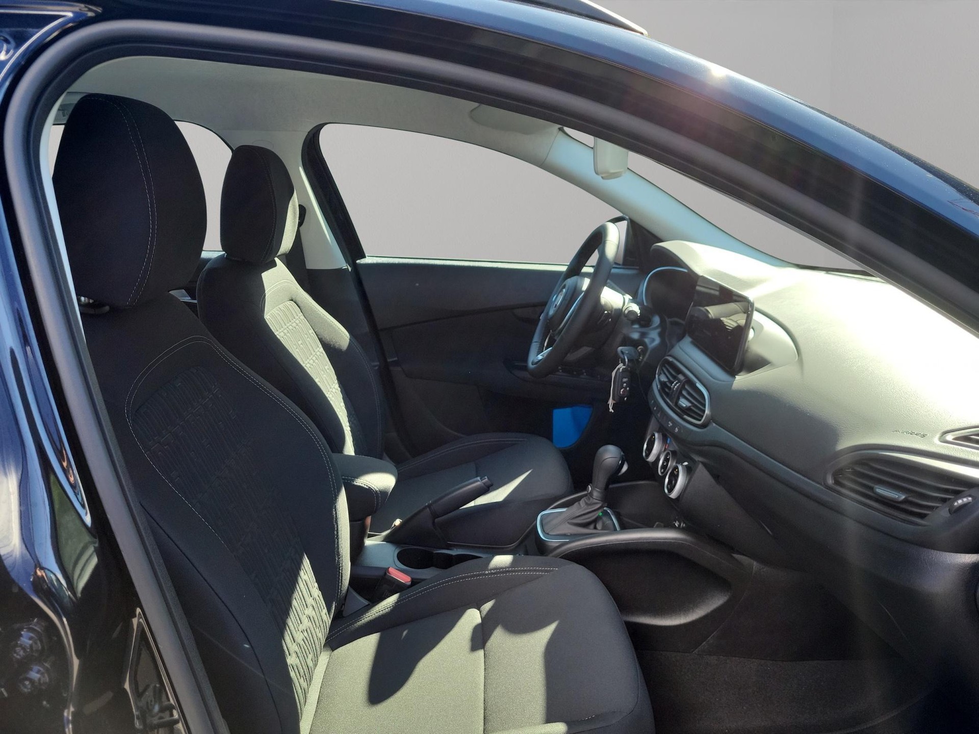 FIAT Tipo SW 1.5 Hybrid Swiss Cross-image-10