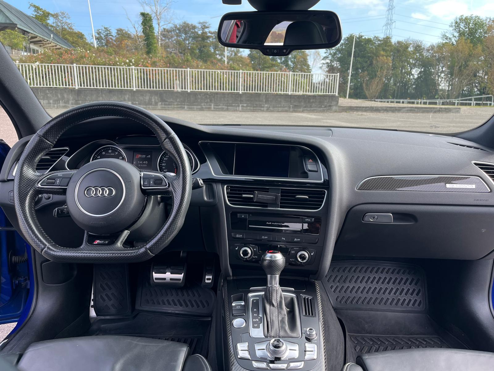AUDI RS4 Avant 4.2 FSI V8 quattro S-tronic-image-9