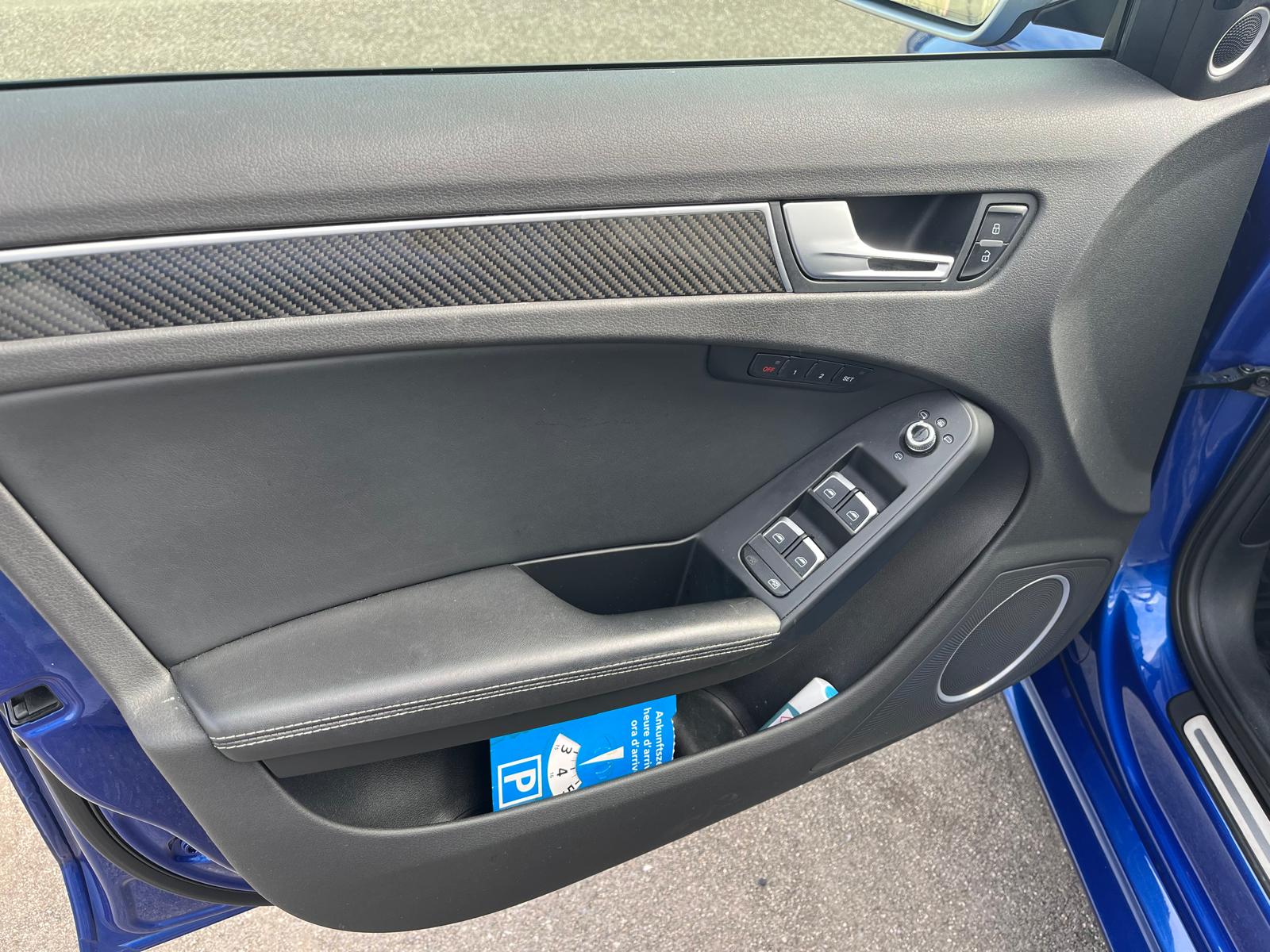 AUDI RS4 Avant 4.2 FSI V8 quattro S-tronic-image-11