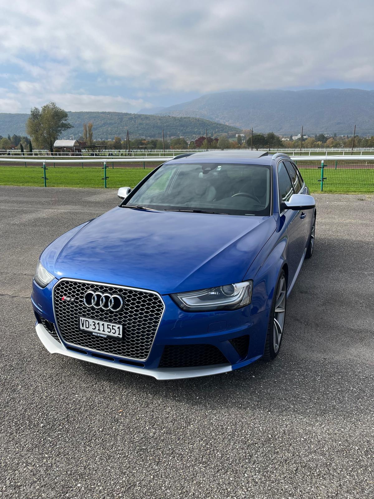 AUDI RS4 Avant 4.2 FSI V8 quattro S-tronic-image-0
