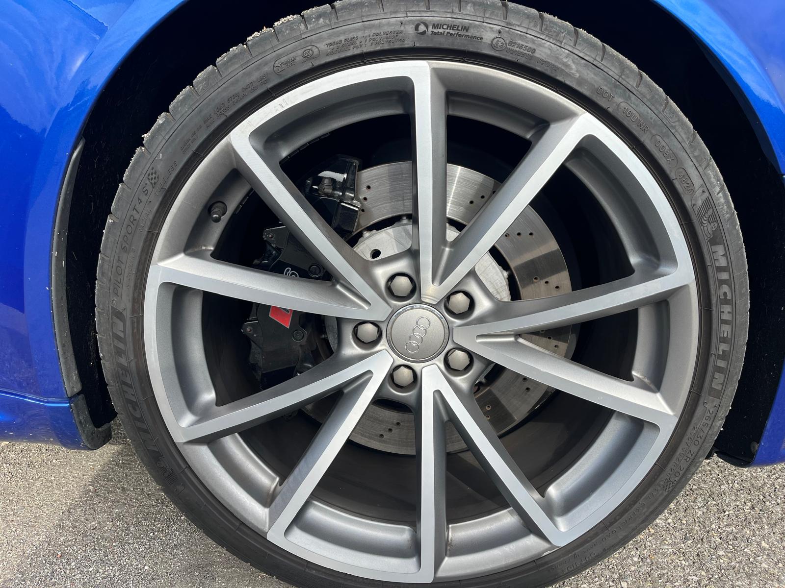 AUDI RS4 Avant 4.2 FSI V8 quattro S-tronic-image-8