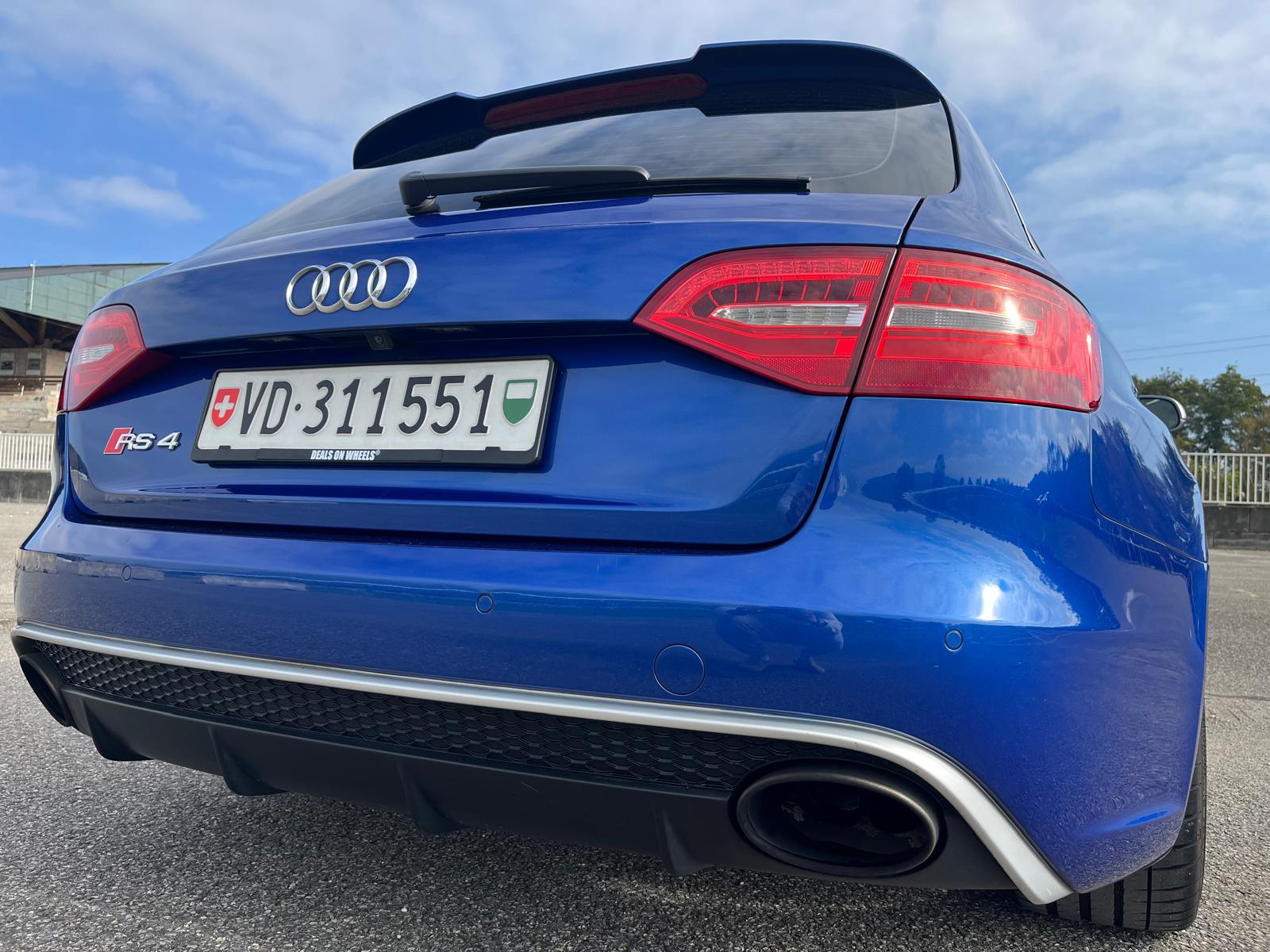 AUDI RS4 Avant 4.2 FSI V8 quattro S-tronic-image-1