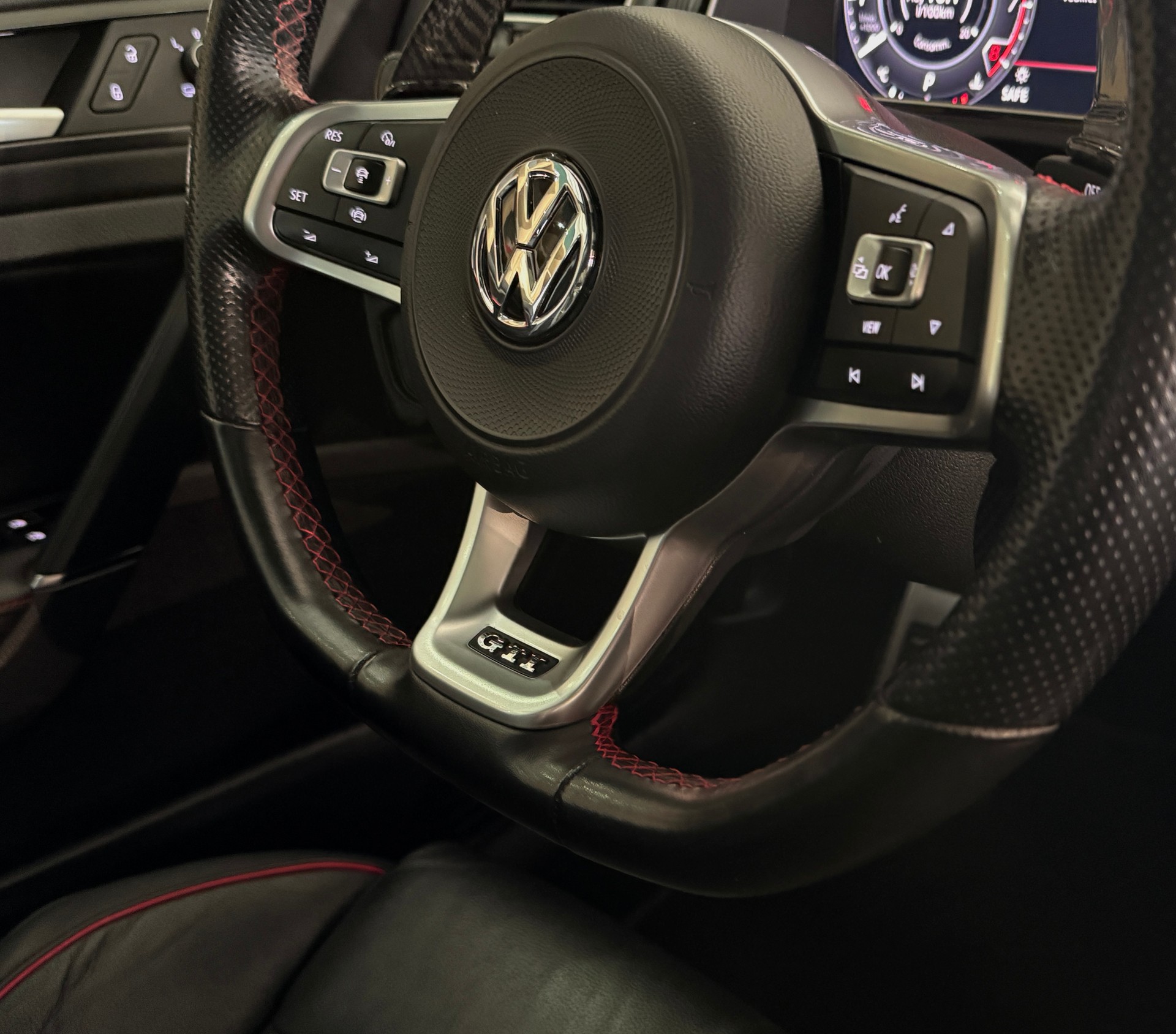 VW Golf 2.0 TSI GTI TCR DSG-image-14