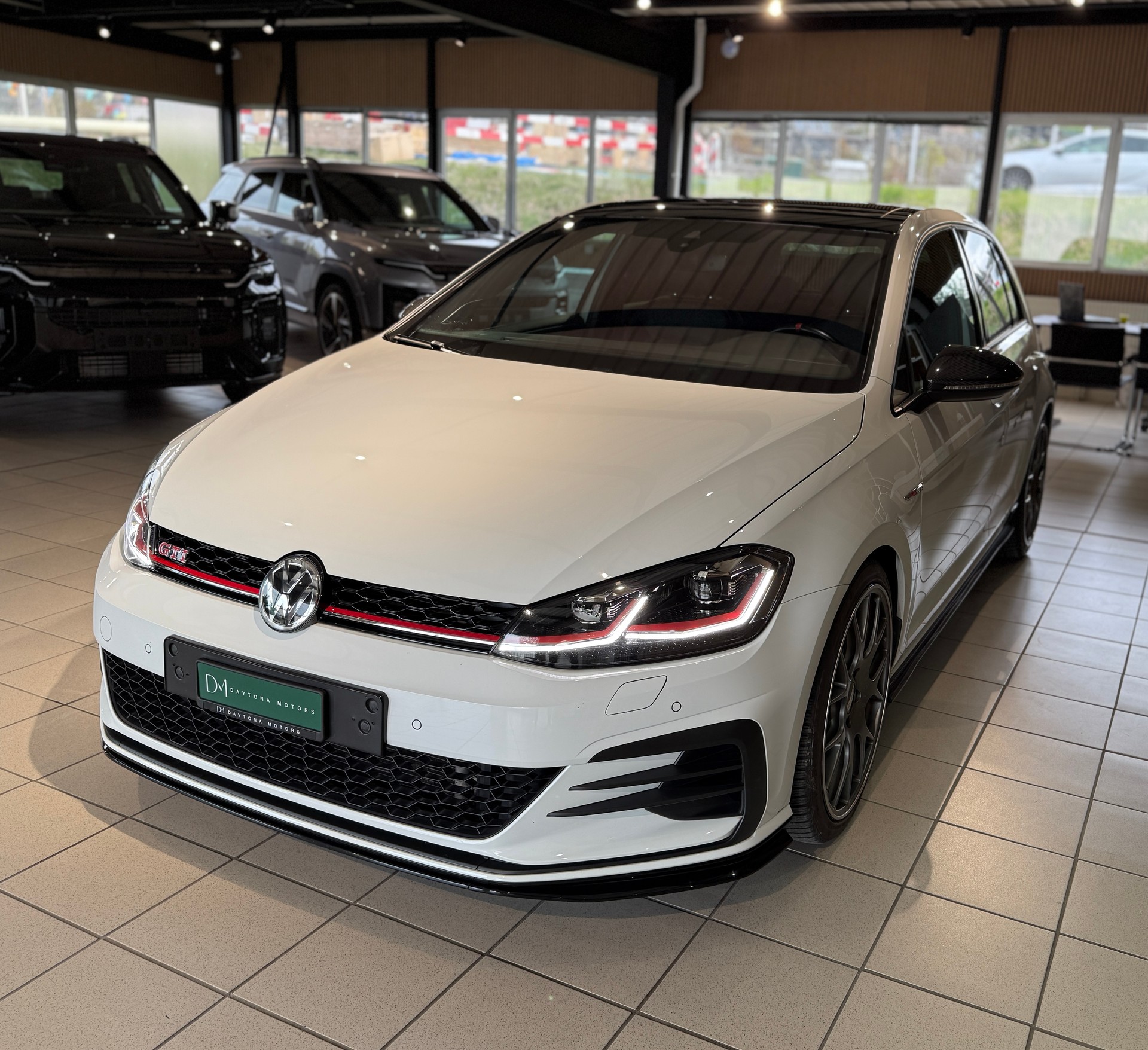 VW Golf 2.0 TSI GTI TCR DSG-image-0