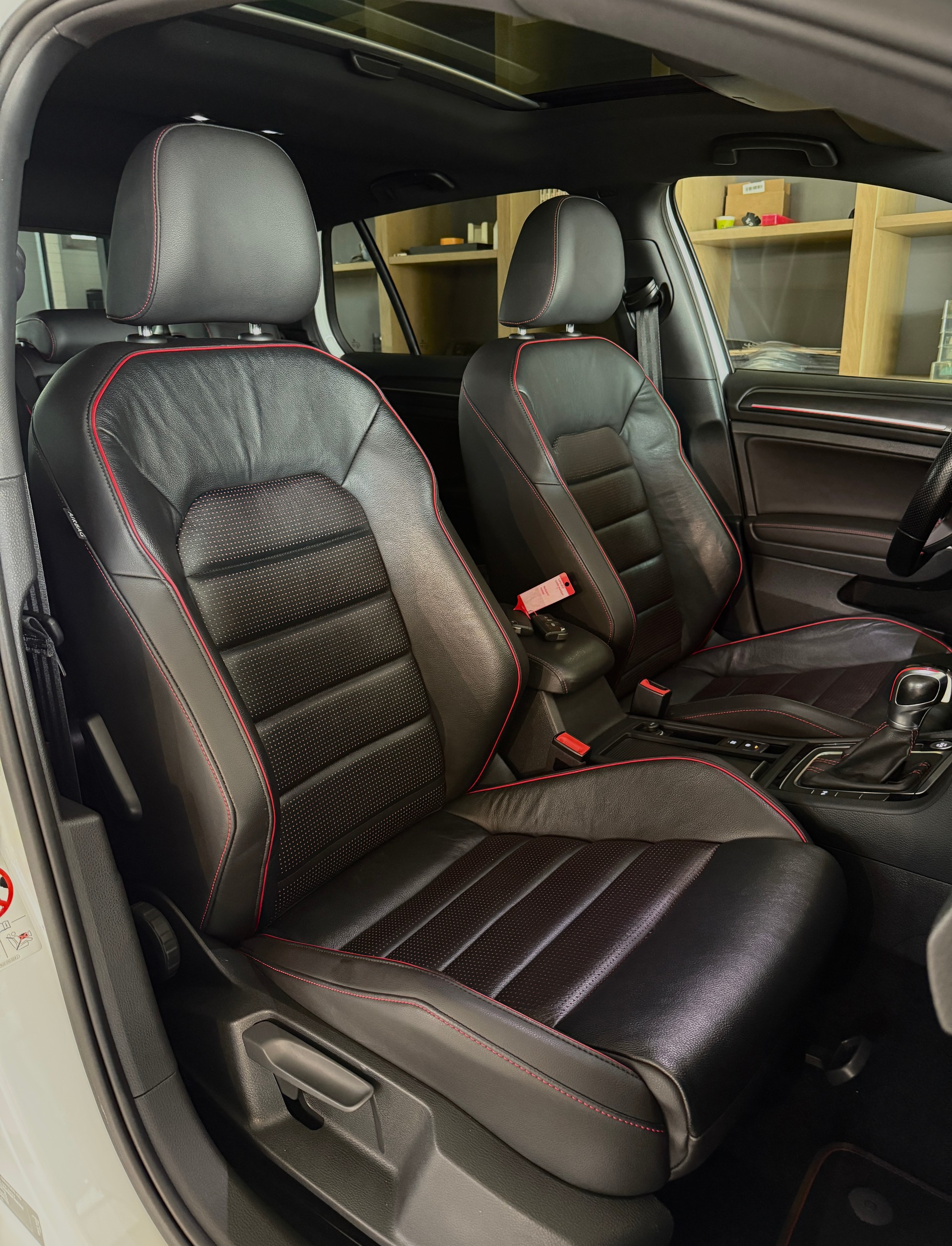 VW Golf 2.0 TSI GTI TCR DSG-image-16