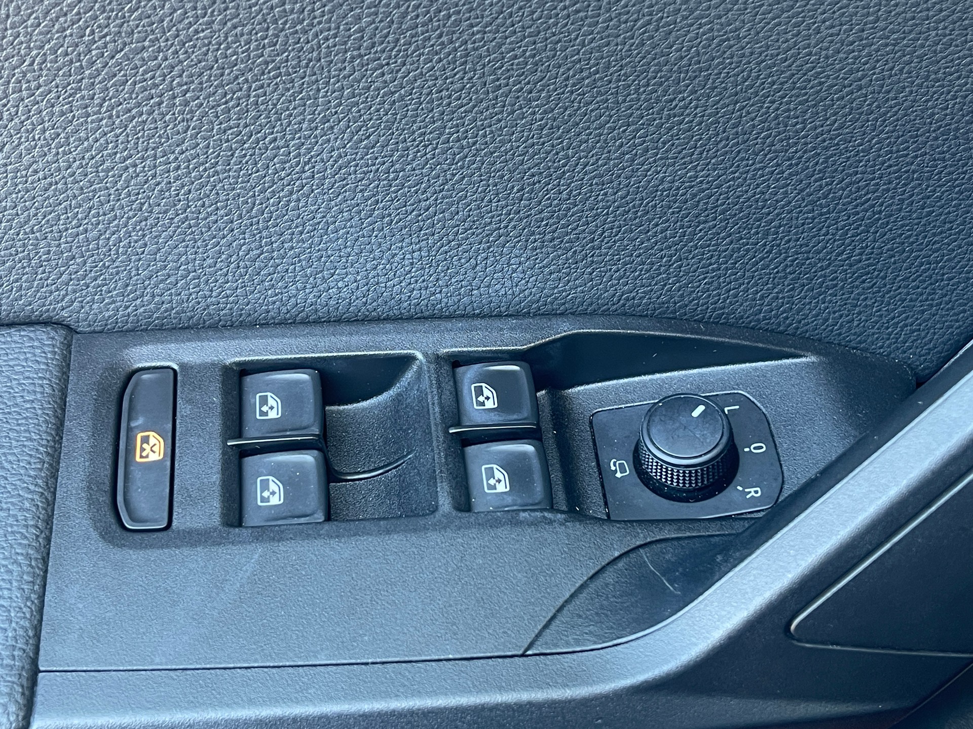SEAT Arona 1.0 TSI Eco Hola FR DSG-image-27