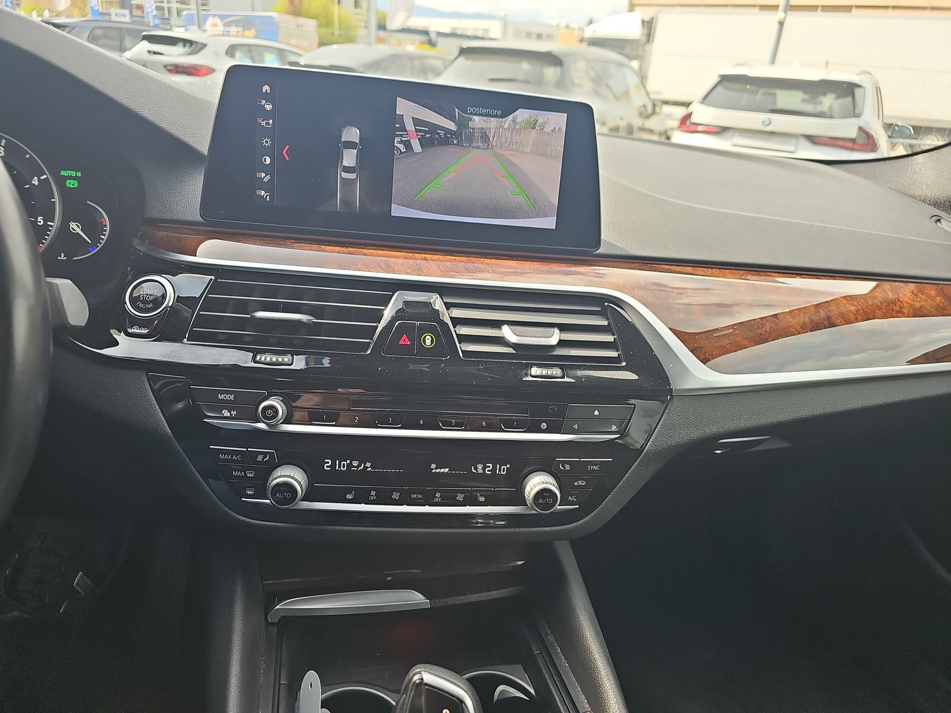 BMW 520d xDrive Sport Line Steptronic-image-10