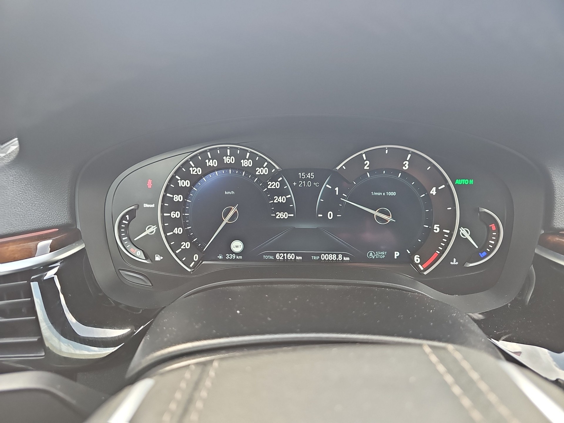 BMW 520d xDrive Sport Line Steptronic-image-13