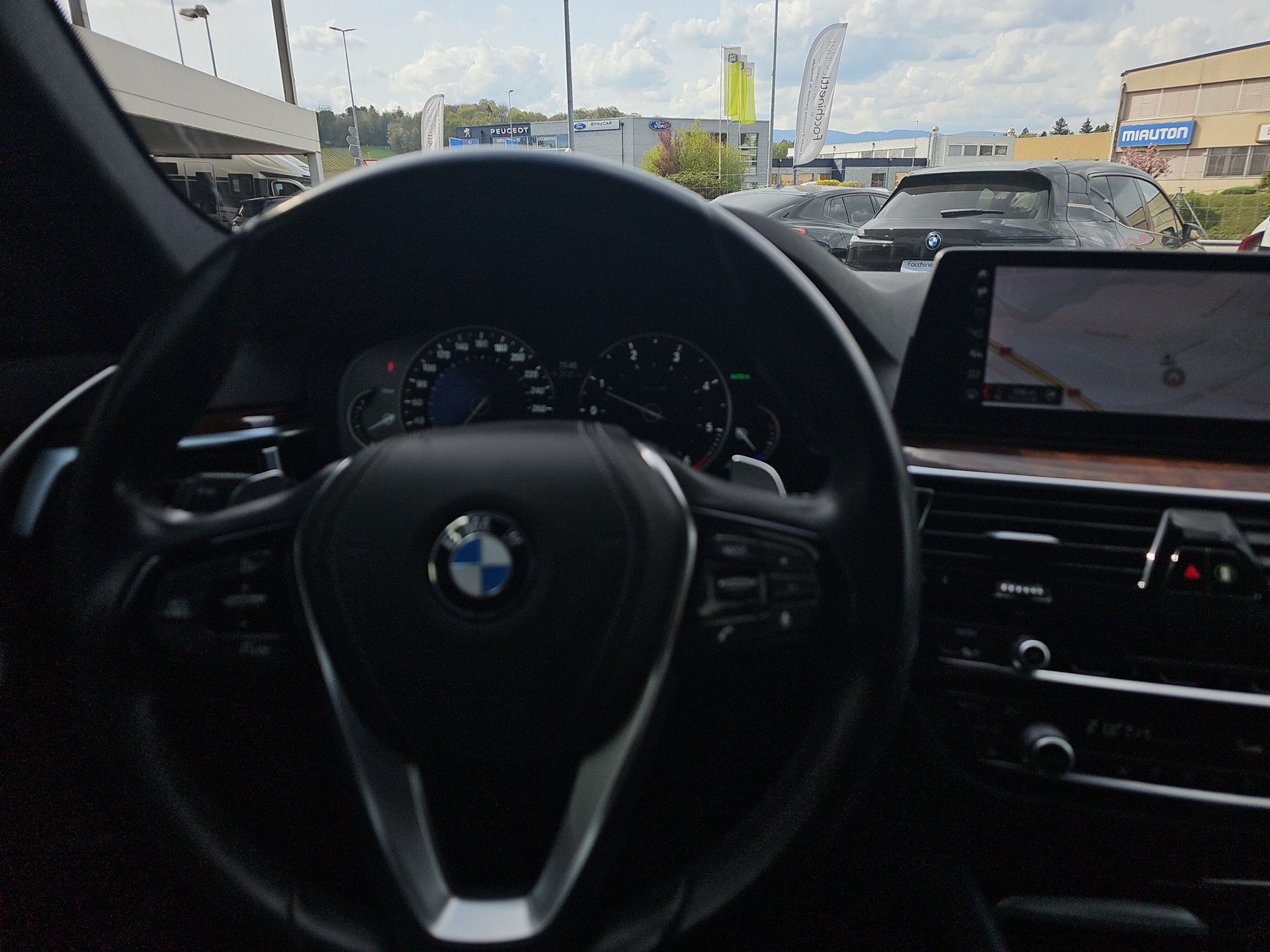 BMW 520d xDrive Sport Line Steptronic-image-11