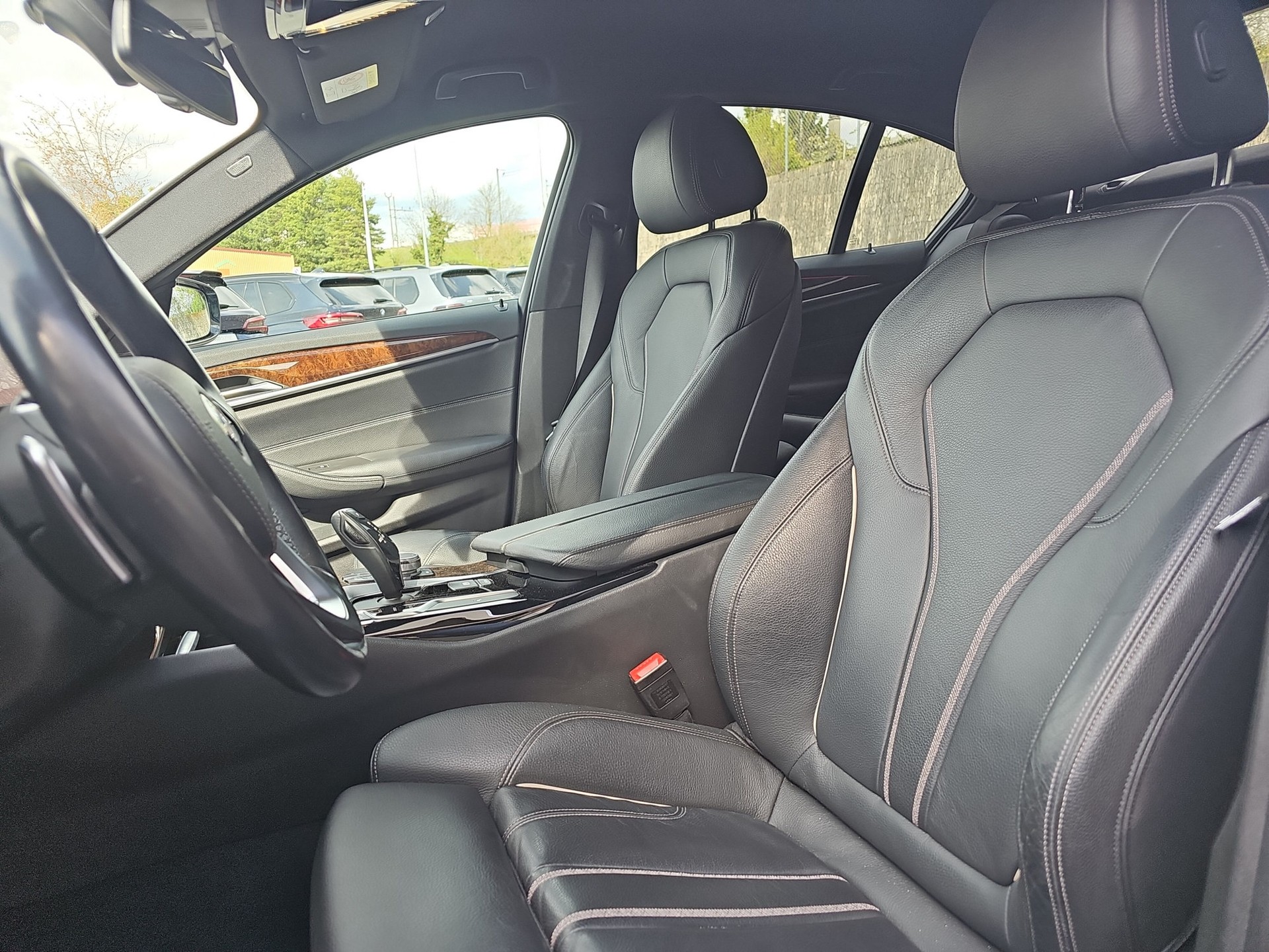 BMW 520d xDrive Sport Line Steptronic-image-9