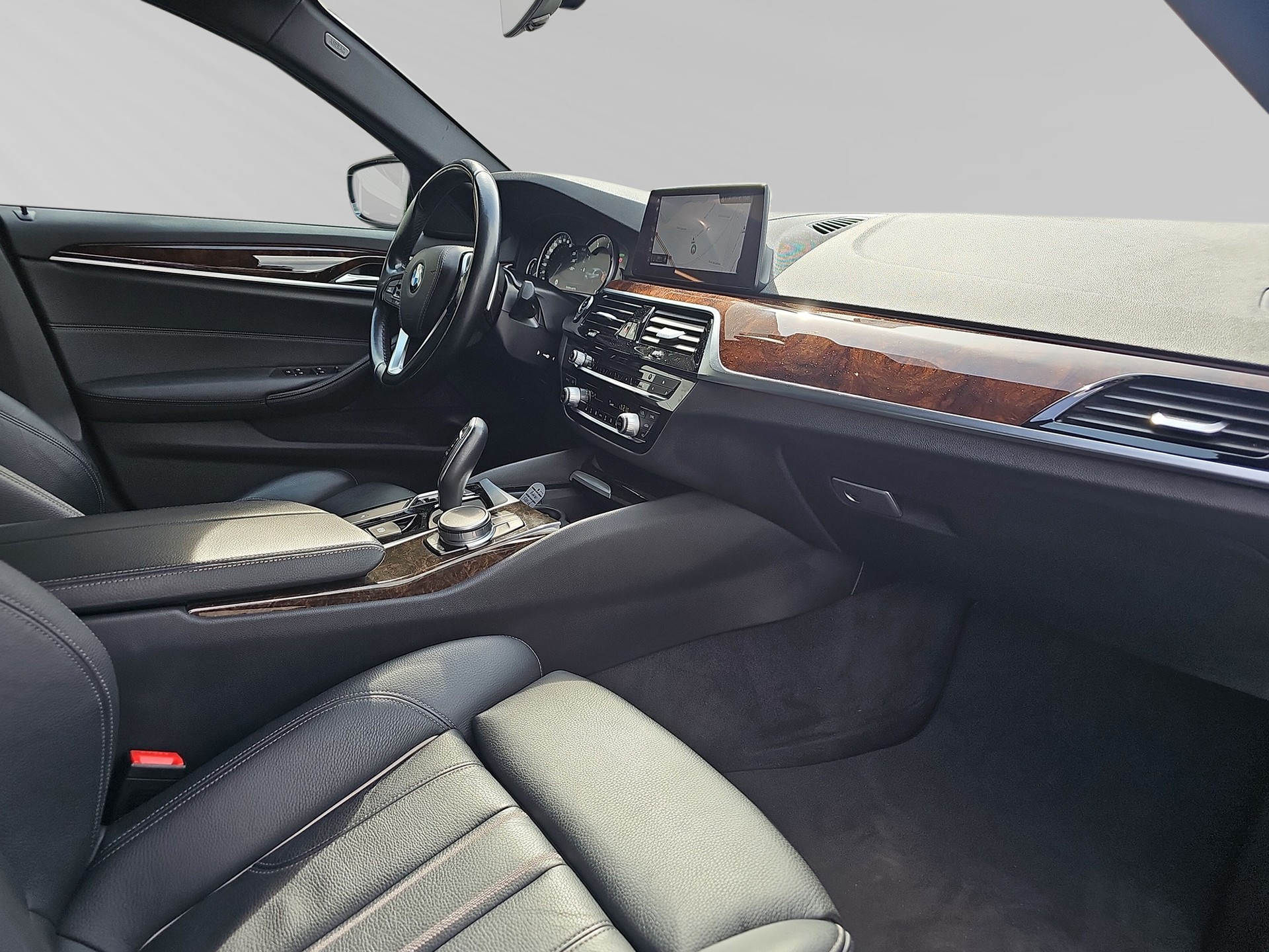 BMW 520d xDrive Sport Line Steptronic-image-4