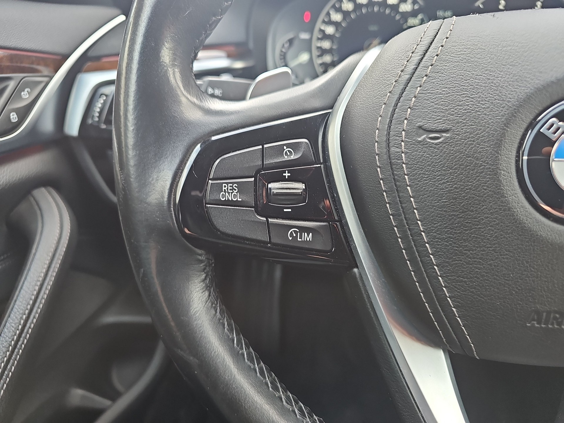 BMW 520d xDrive Sport Line Steptronic-image-14