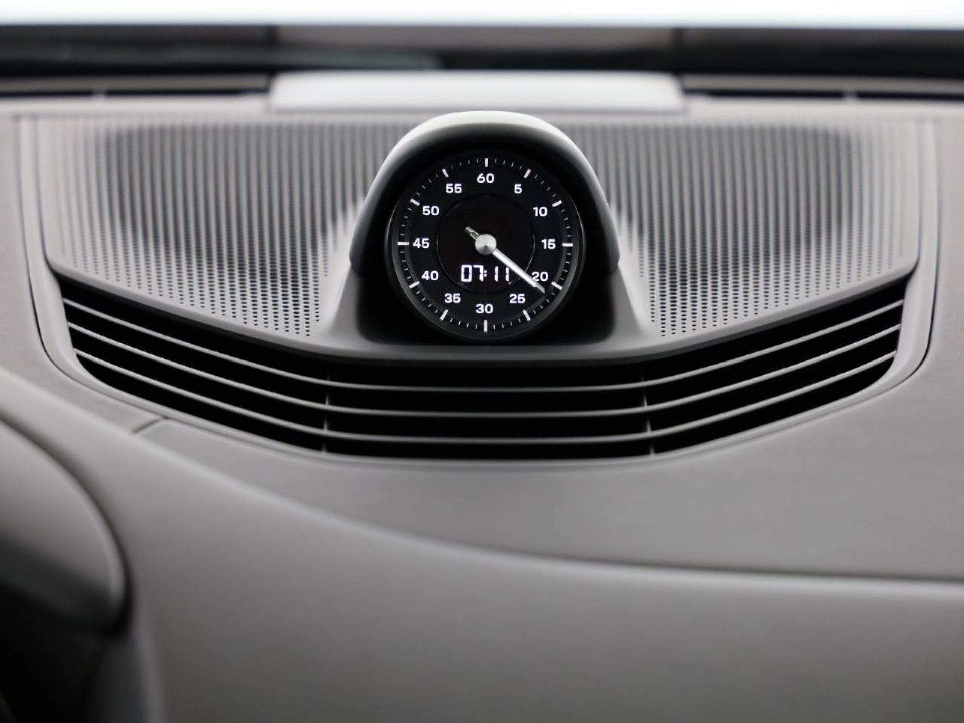 PORSCHE Taycan 4 Black Edition-image-12