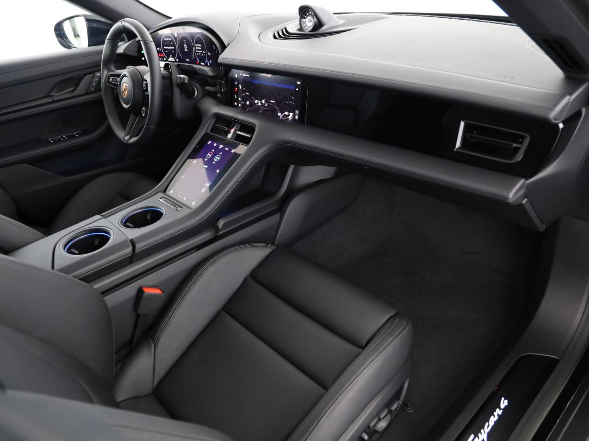 PORSCHE Taycan 4 Black Edition-image-13
