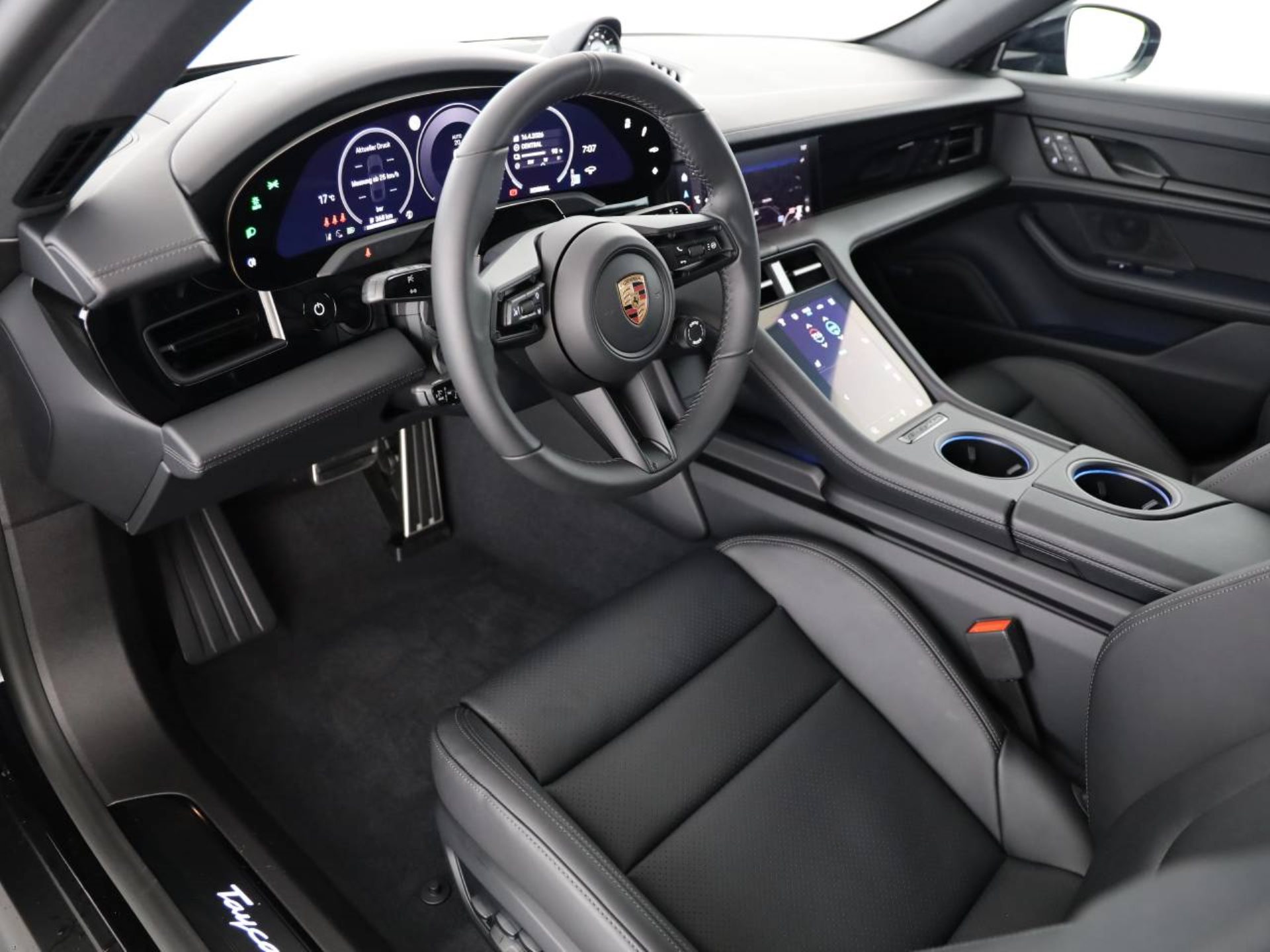 PORSCHE Taycan 4 Black Edition-image-3