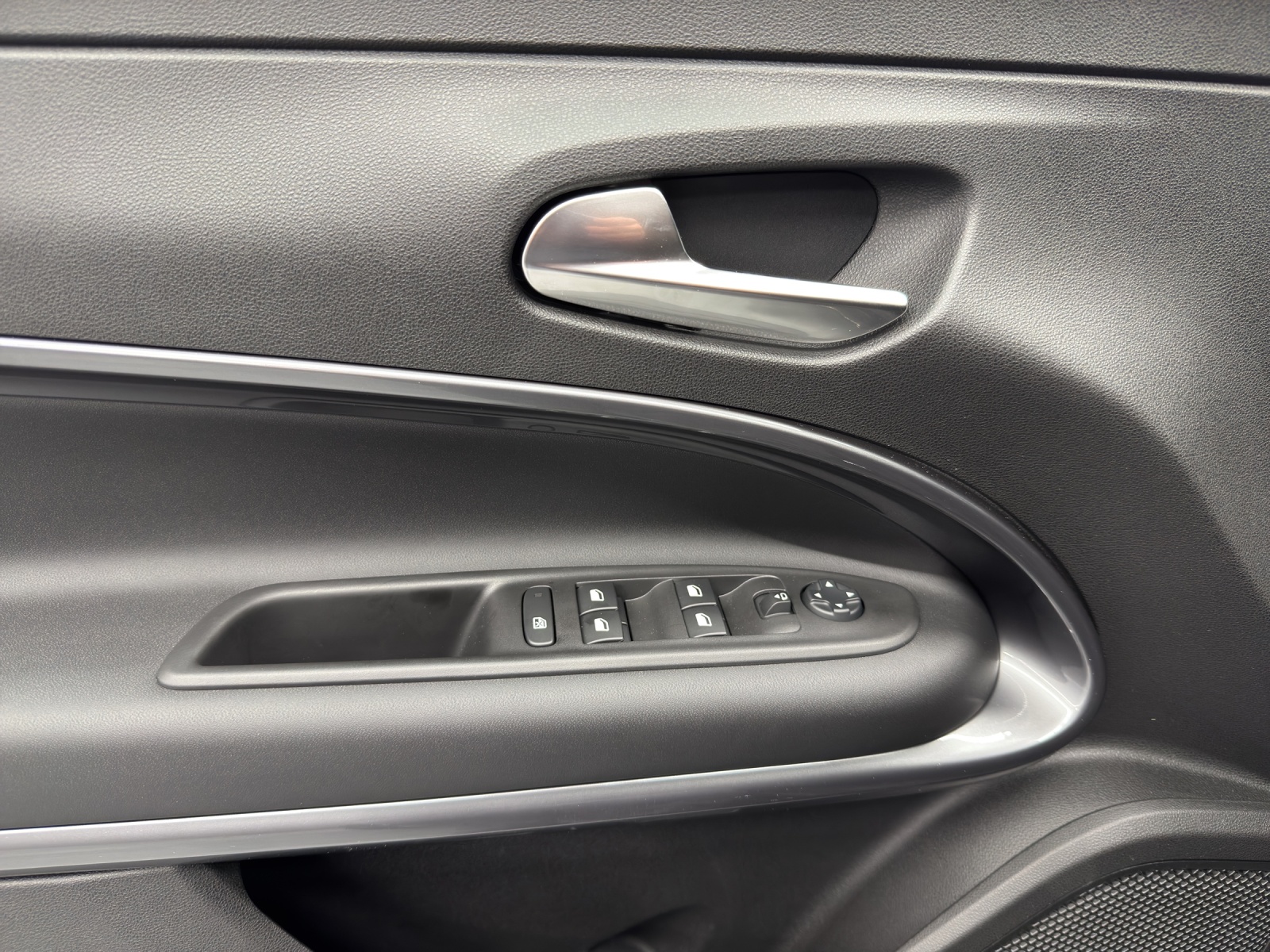 FIAT 600 1.2 Hybrid 145 Sport-image-15