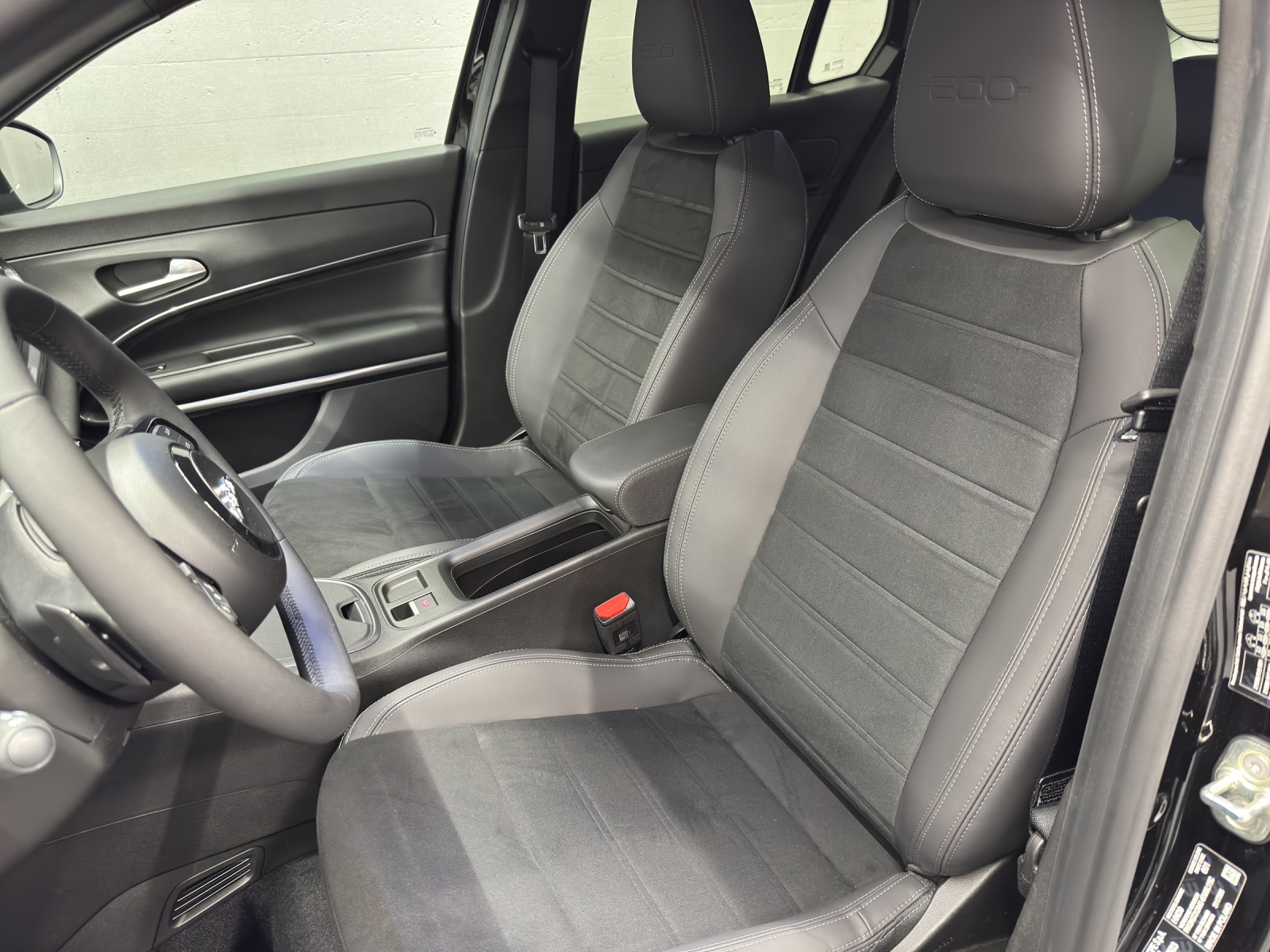 FIAT 600 1.2 Hybrid 145 Sport-image-14
