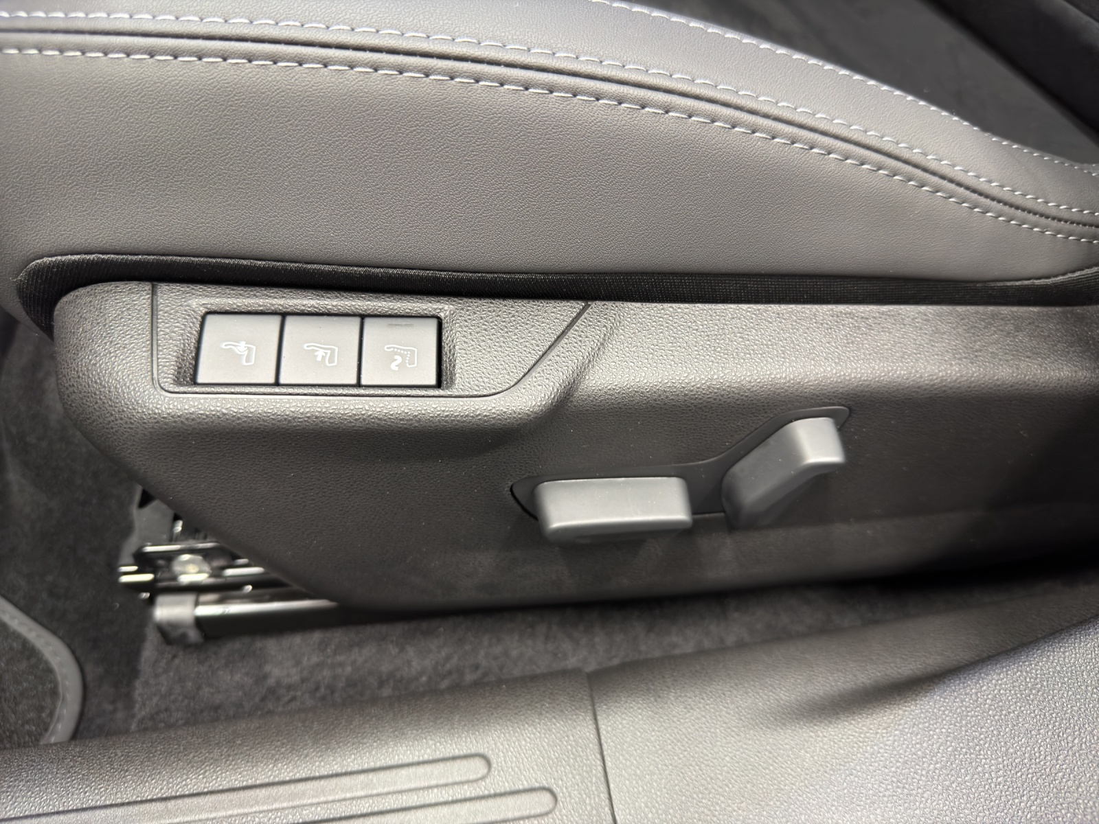 FIAT 600 1.2 Hybrid 145 Sport-image-13