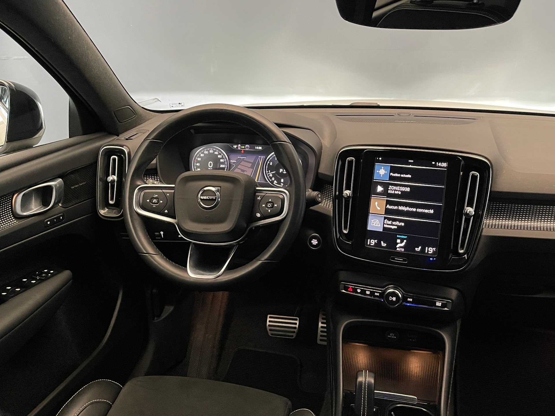 VOLVO XC40 2.0 B4 MH R-Design AWD-image-12