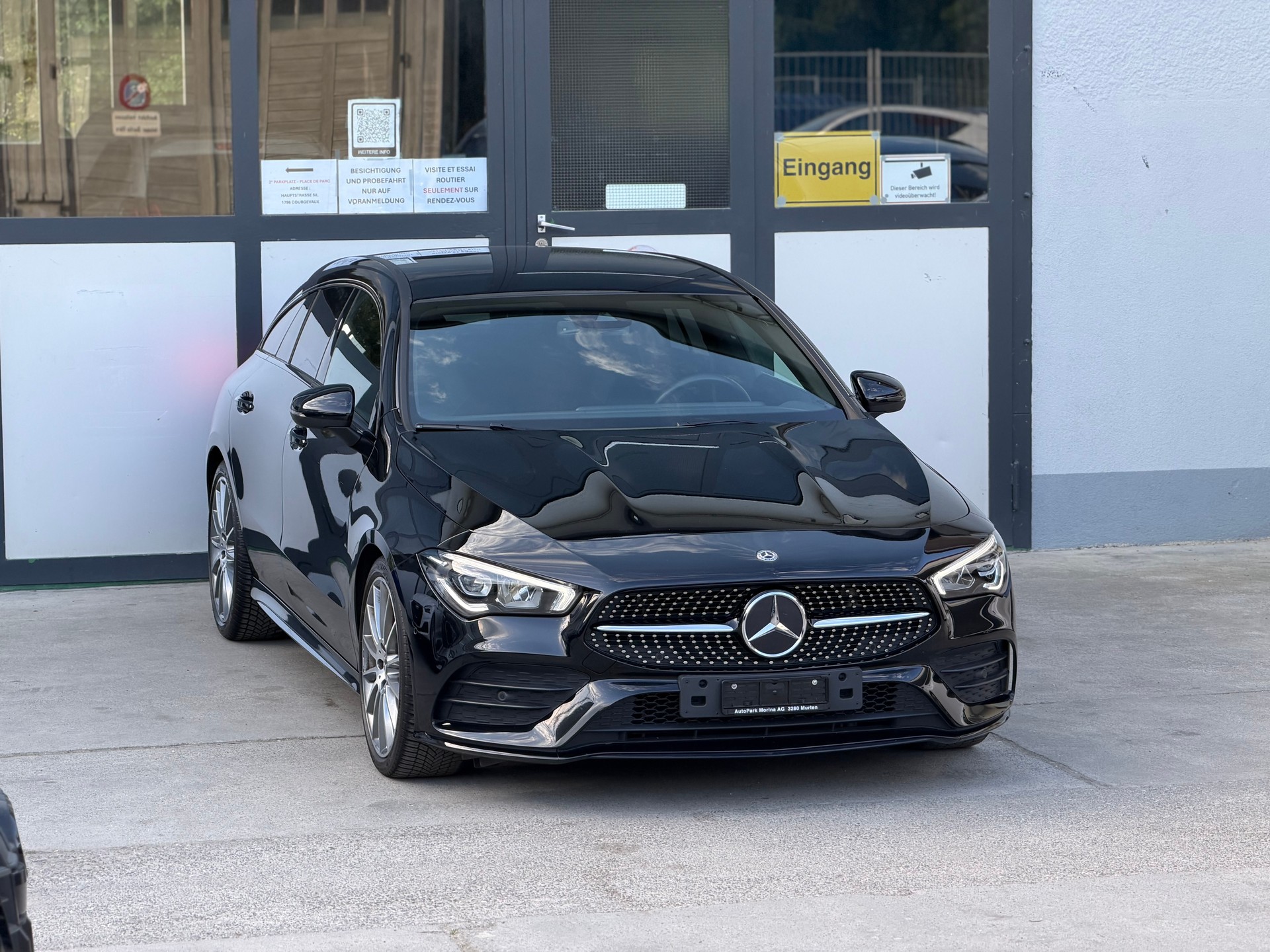 MERCEDES-BENZ CLA Shooting Brake 220 7G-DCT AMG Line-image-3