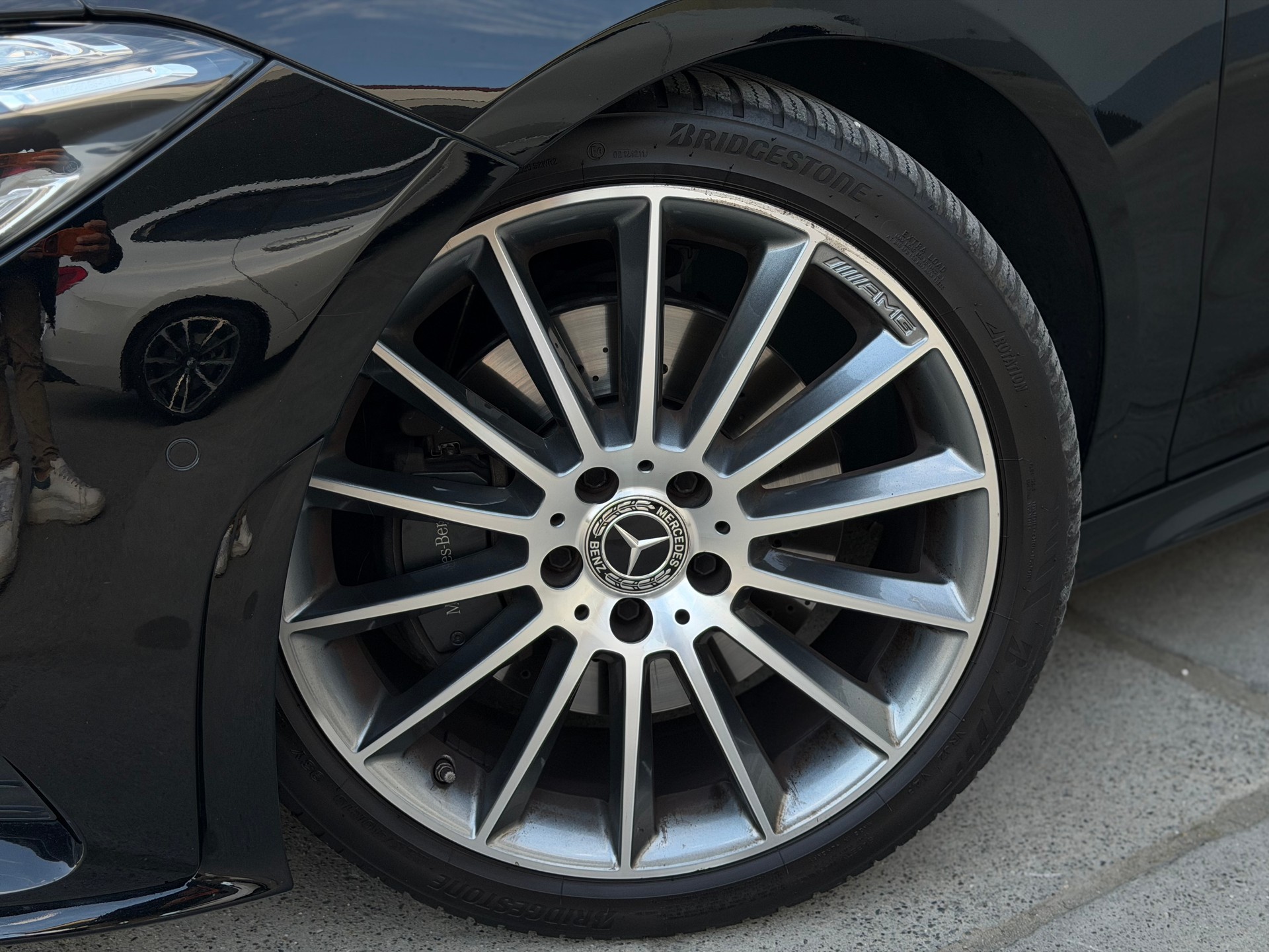 MERCEDES-BENZ CLA Shooting Brake 220 7G-DCT AMG Line-image-8