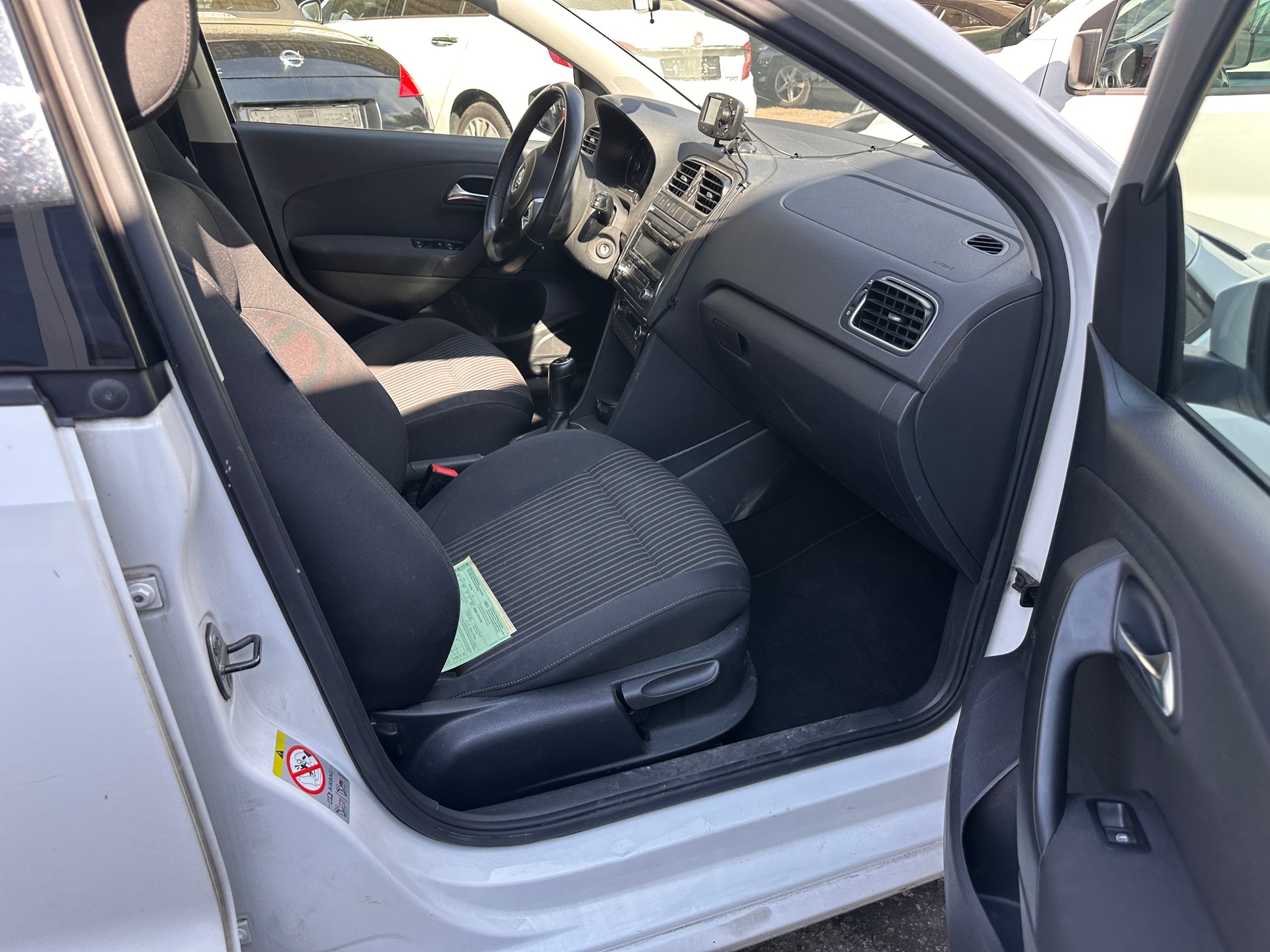 VW Polo 1.6 TDI Trendline-image-9